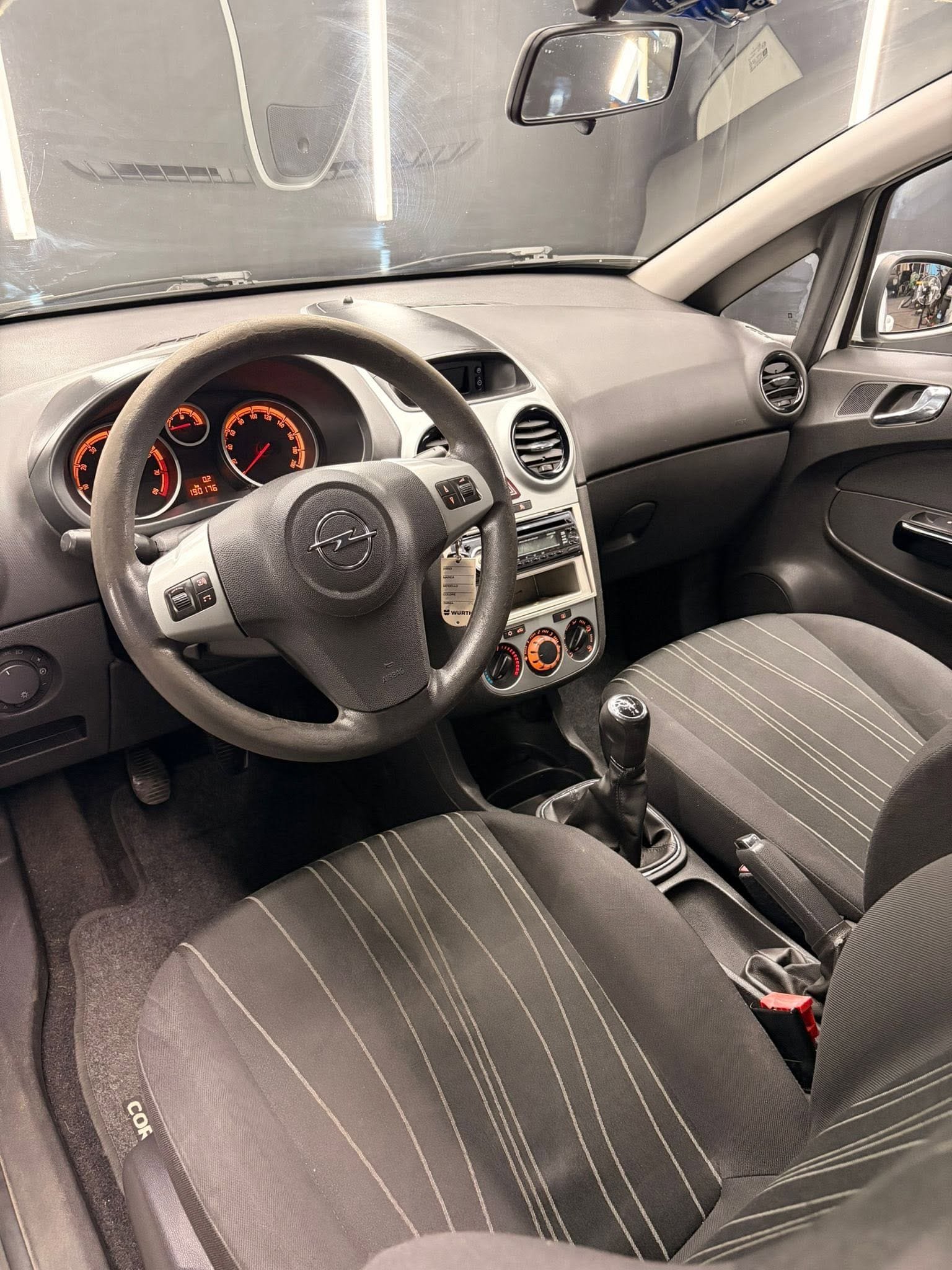 
OPELCorsa 1.2 Sport full									