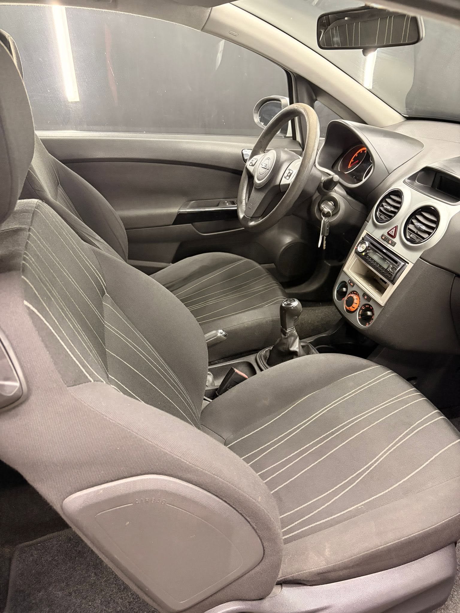 
OPELCorsa 1.2 Sport full									