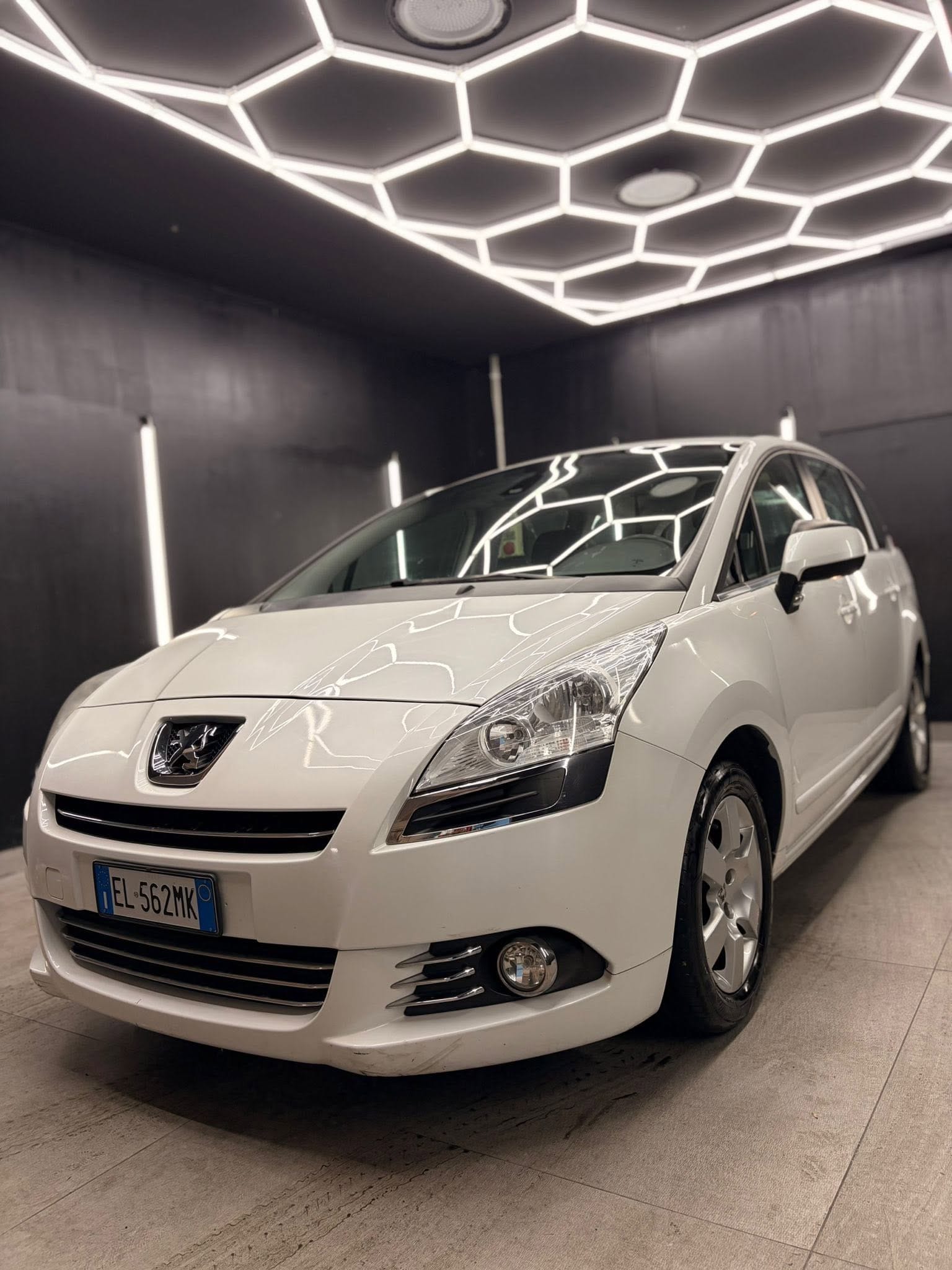 PEUGEOT5008 1.6 HDi 112CV Tecno2012