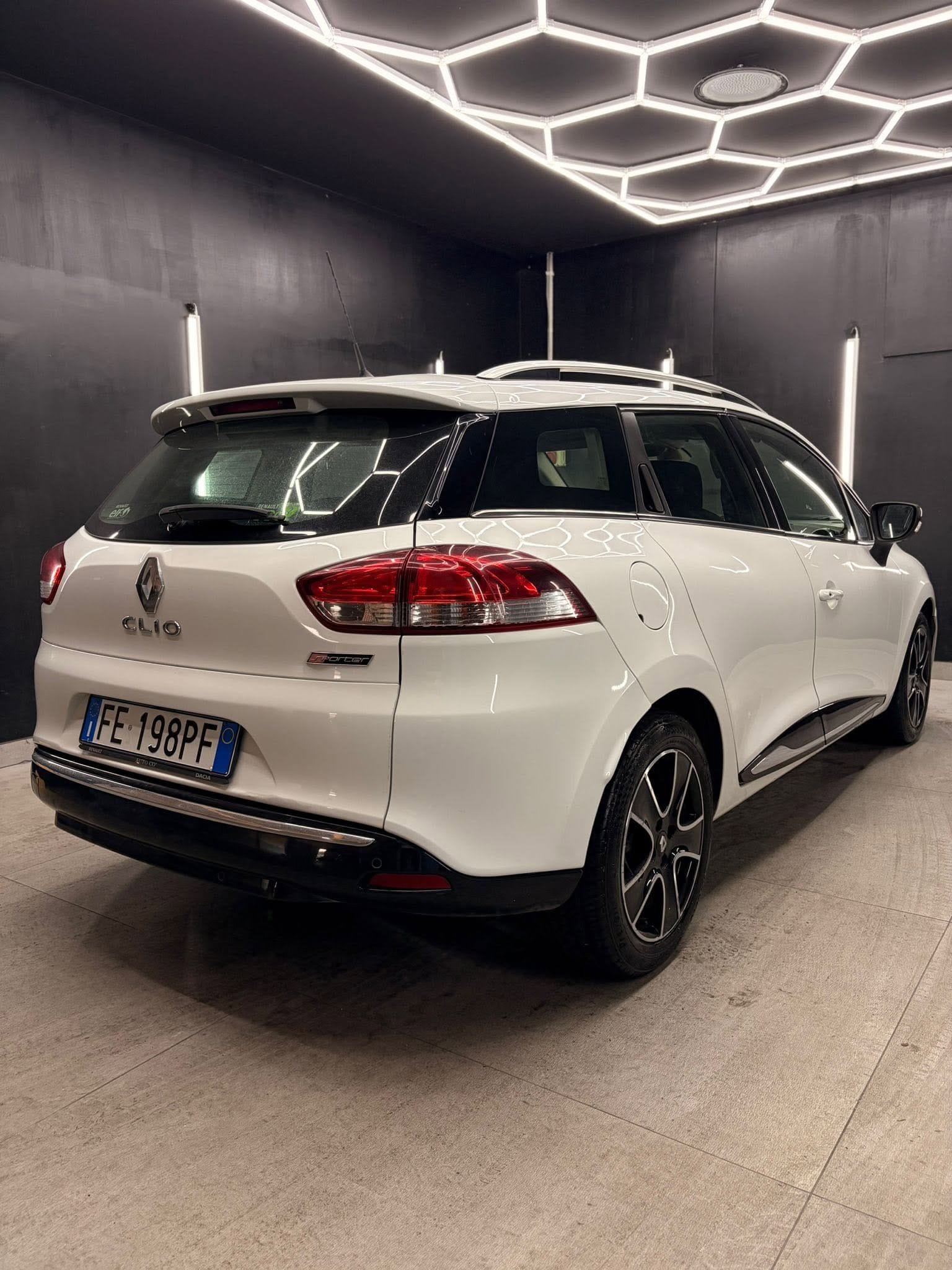 
RENAULTClio Sporter dCi 8V 90cv Energy Duel22016 full									