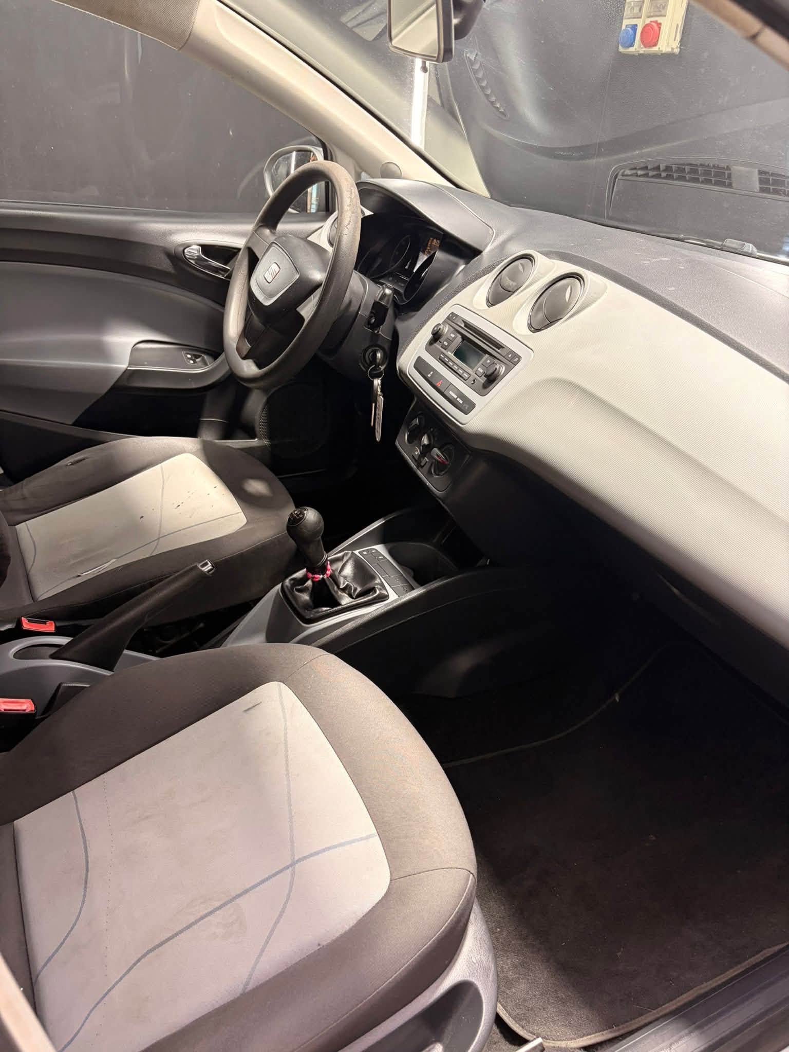 
SEATIbiza 1.2 TSI 86 CV 5p FR2017 full									