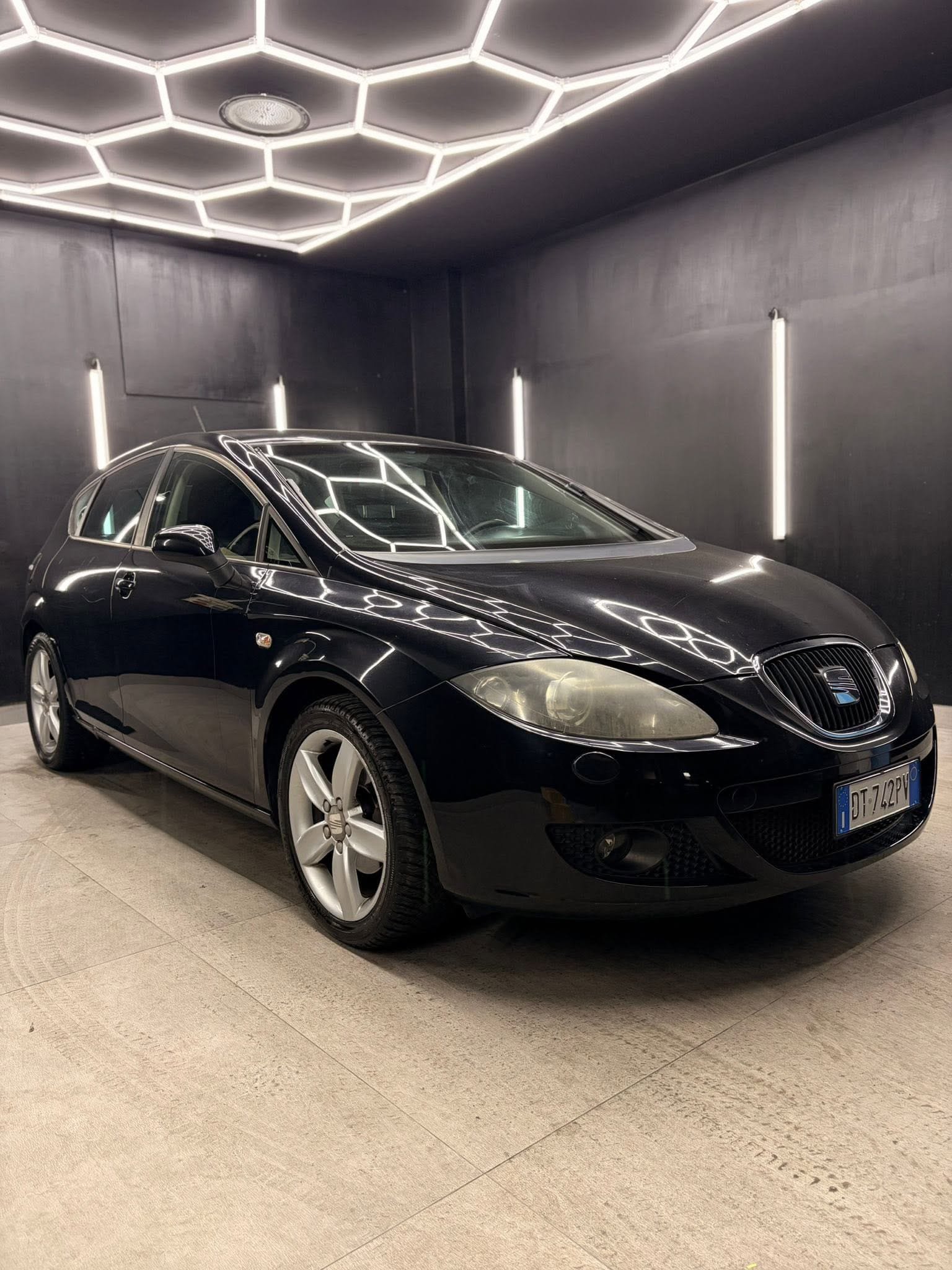 
SEATLeon 1.6 Style DUAL (MY09) full									