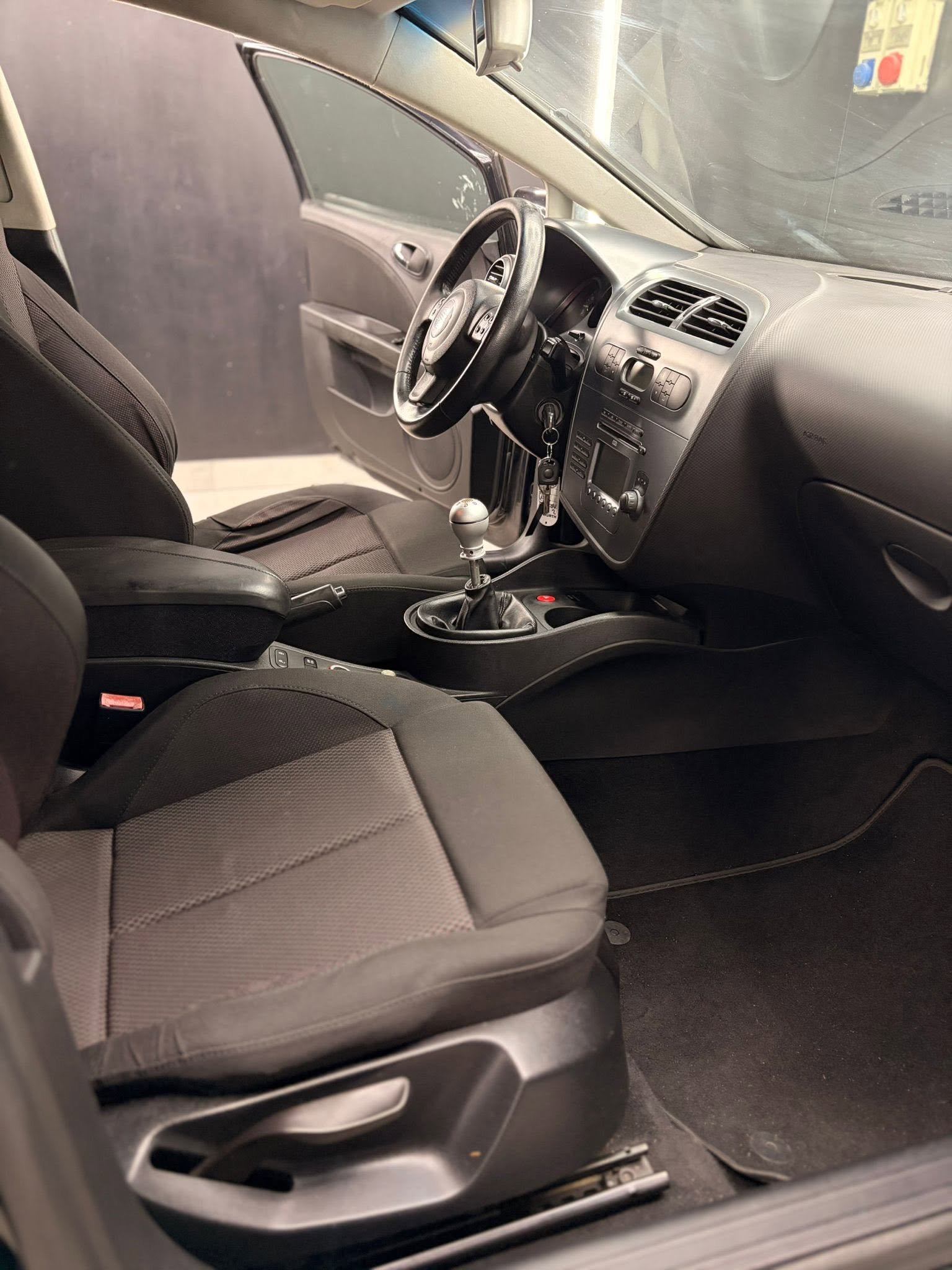 
SEATLeon 1.6 Style DUAL (MY09) full									