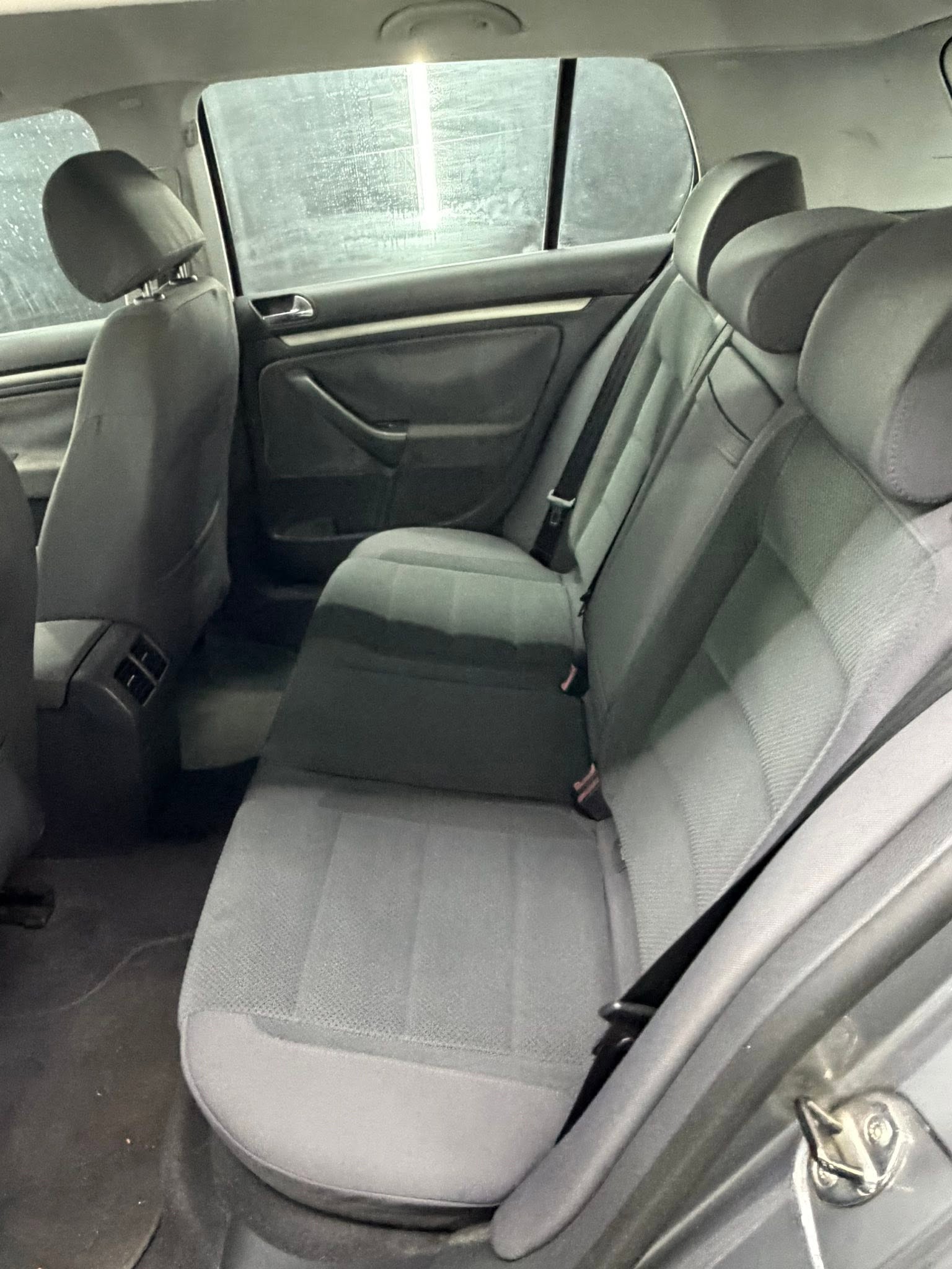 
VOLKSWAGENGolf 1.6 16V FSI 5p Sportline full									