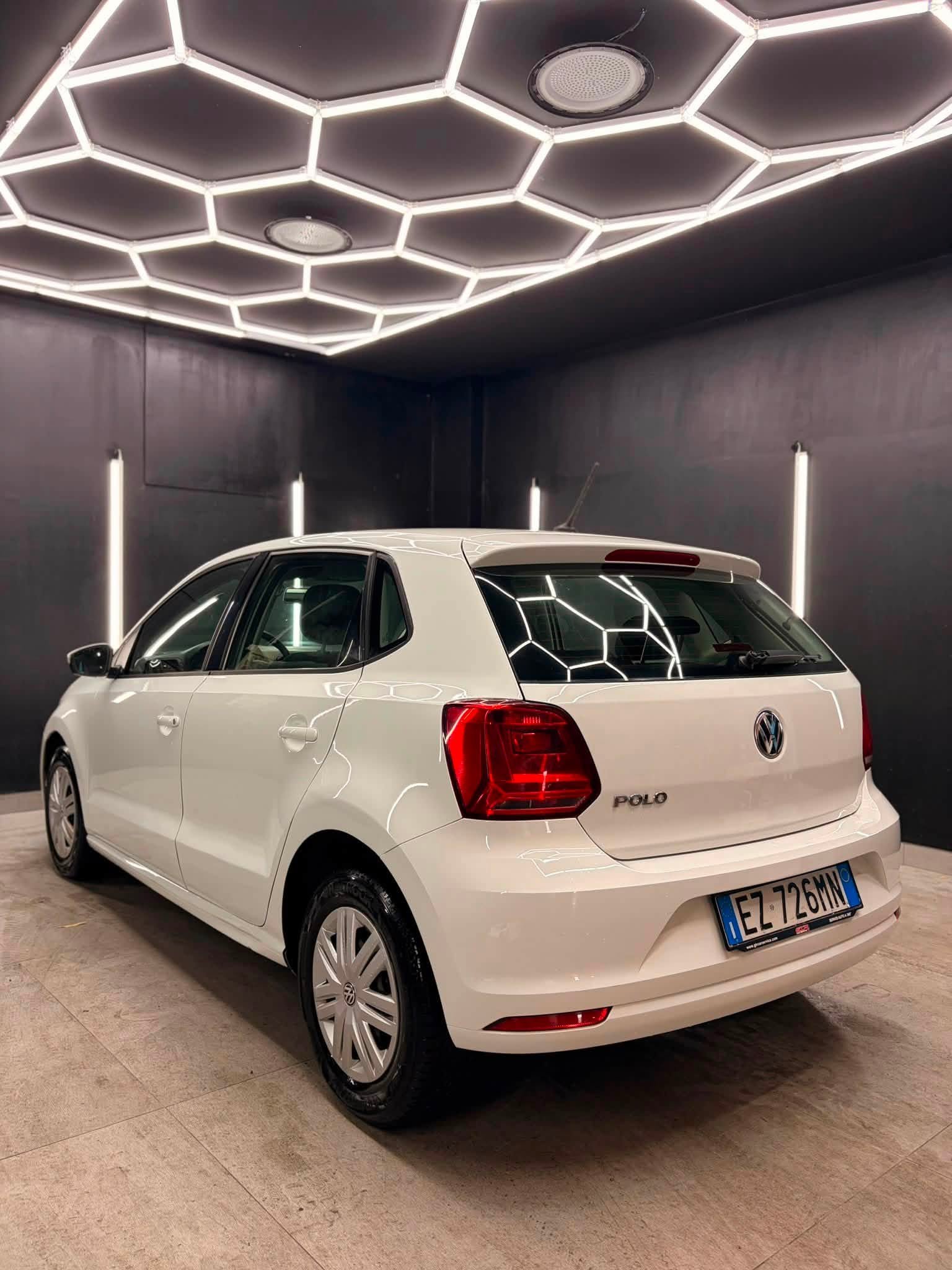 
VOLKSWAGENPolo 1.0 MPI 5p Trendline2015 full									