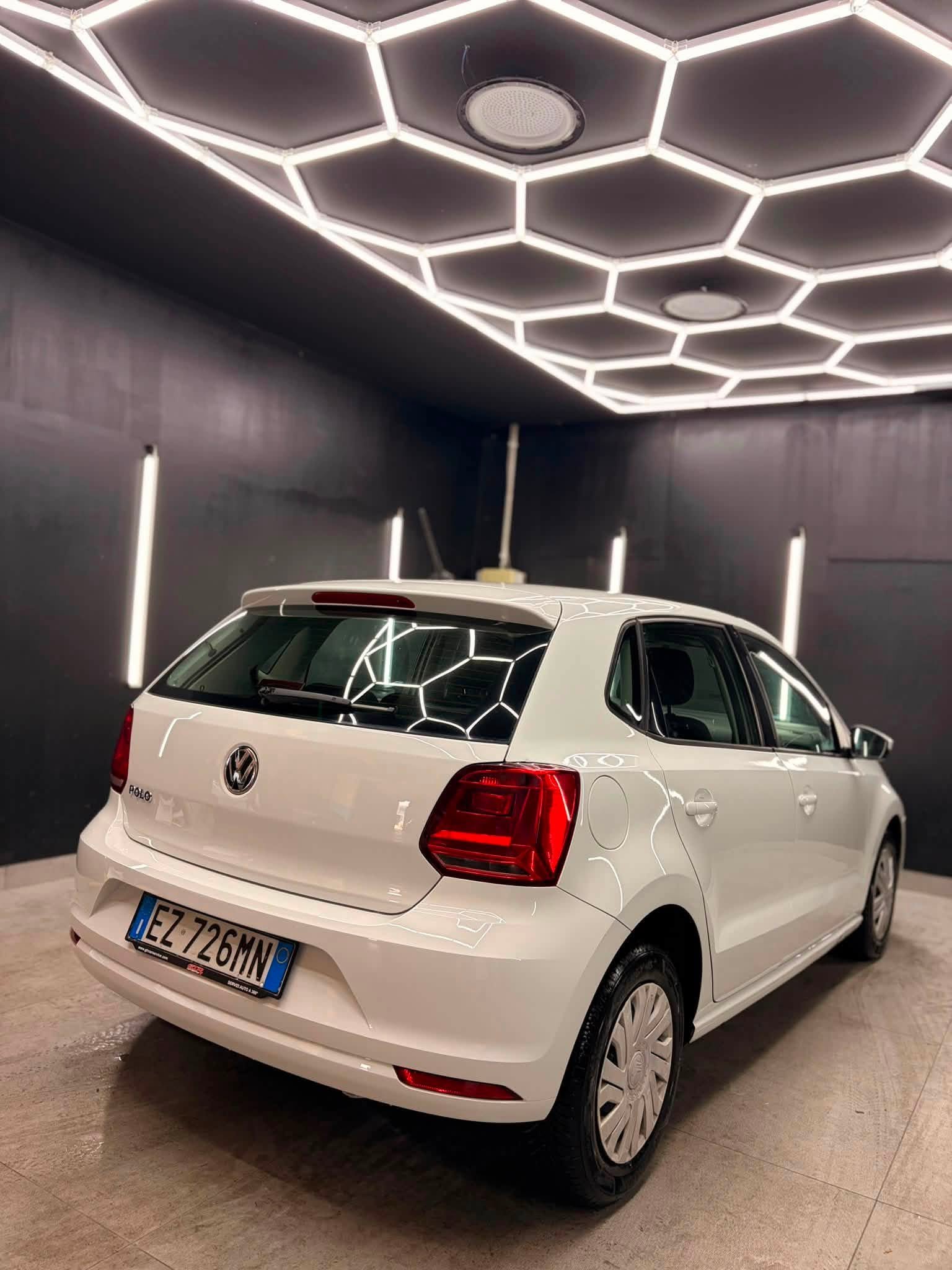 
VOLKSWAGENPolo 1.0 MPI 5p Trendline2015 full									