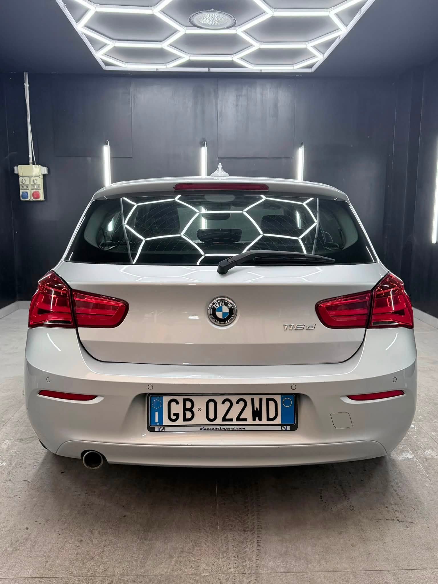
								BMWSerie 1 116d Advantage 5p2018 full									