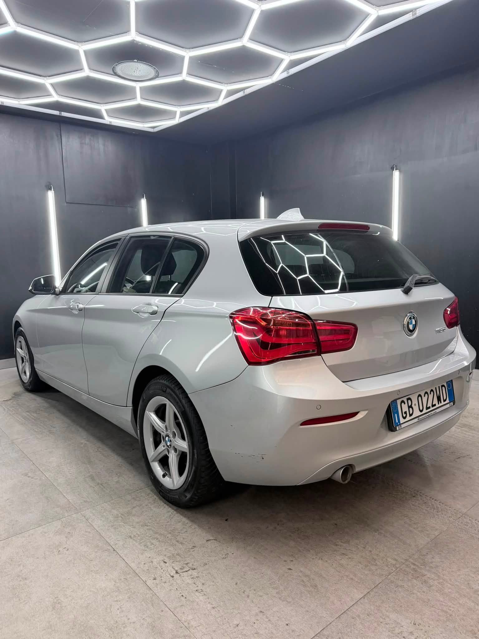 
								BMWSerie 1 116d Advantage 5p2018 full									