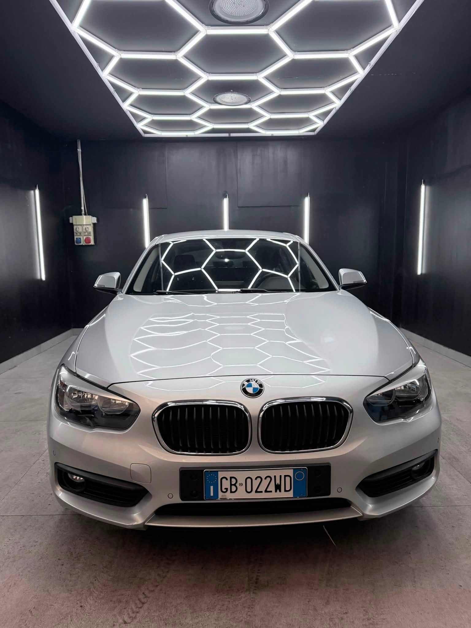 
								BMWSerie 1 116d Advantage 5p2018 full									