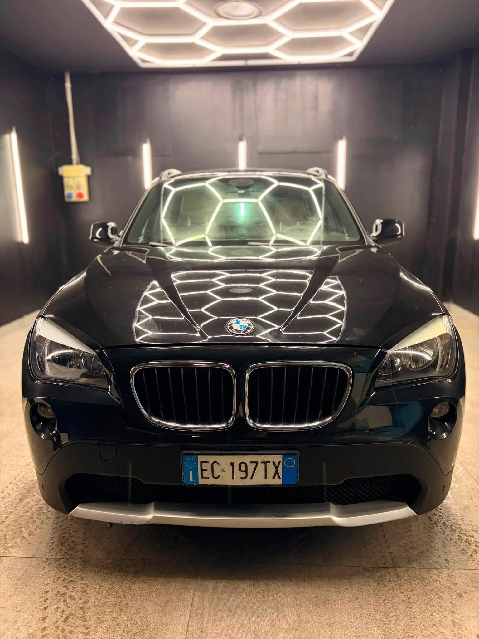
								BMWX1 xDrive18d Aut. full									