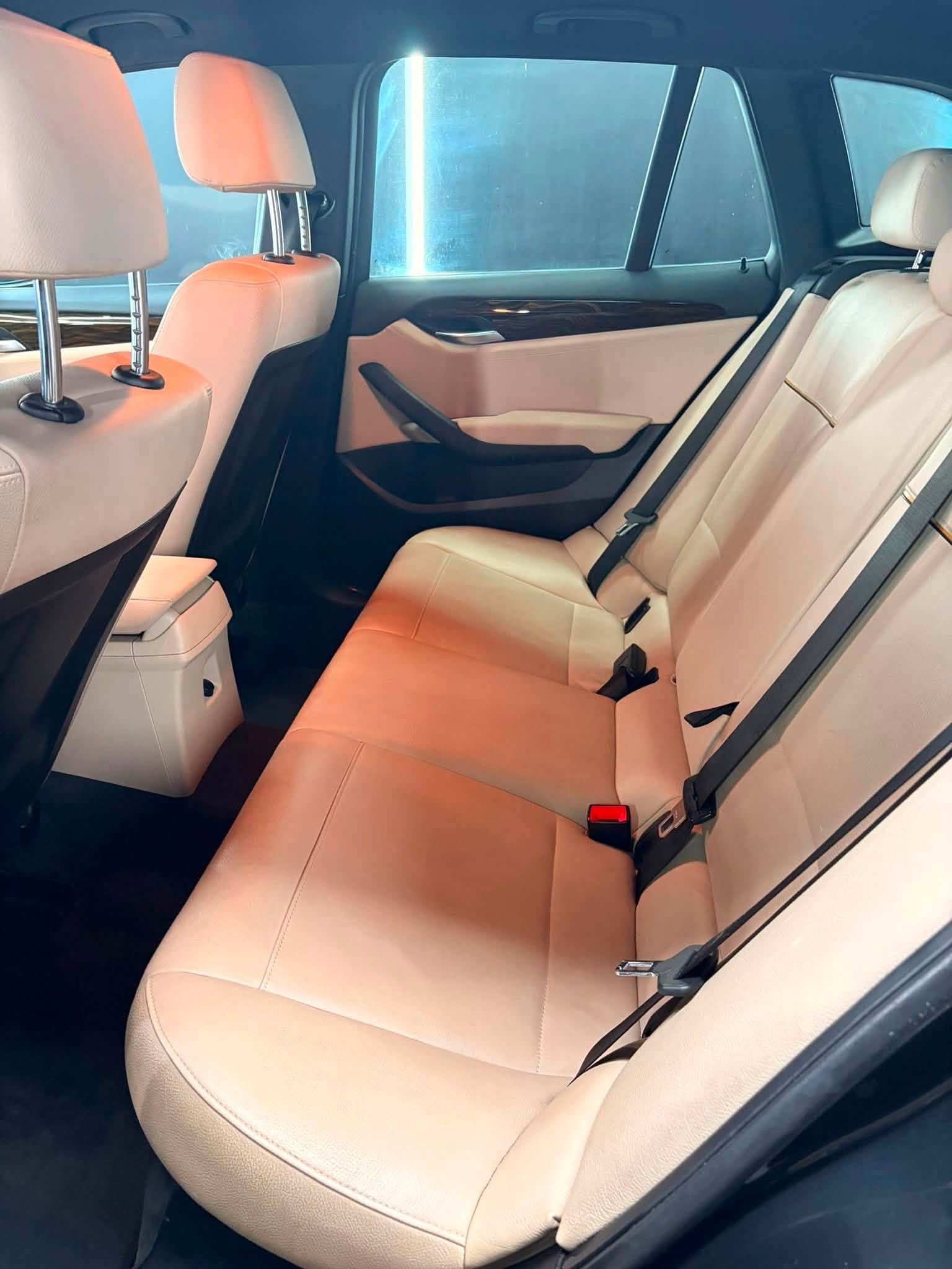 
								BMWX1 xDrive18d Aut. full									