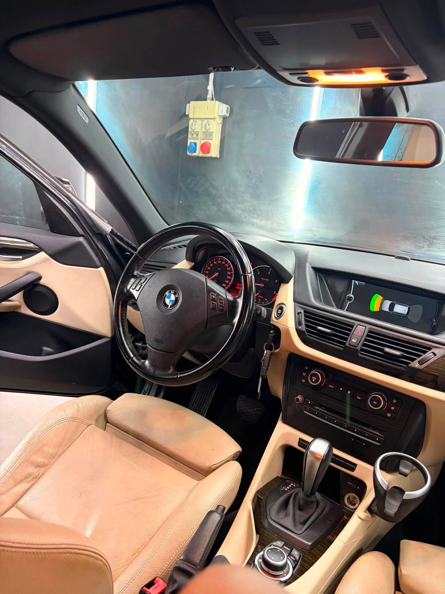 
								BMWX1 xDrive18d Aut. full									