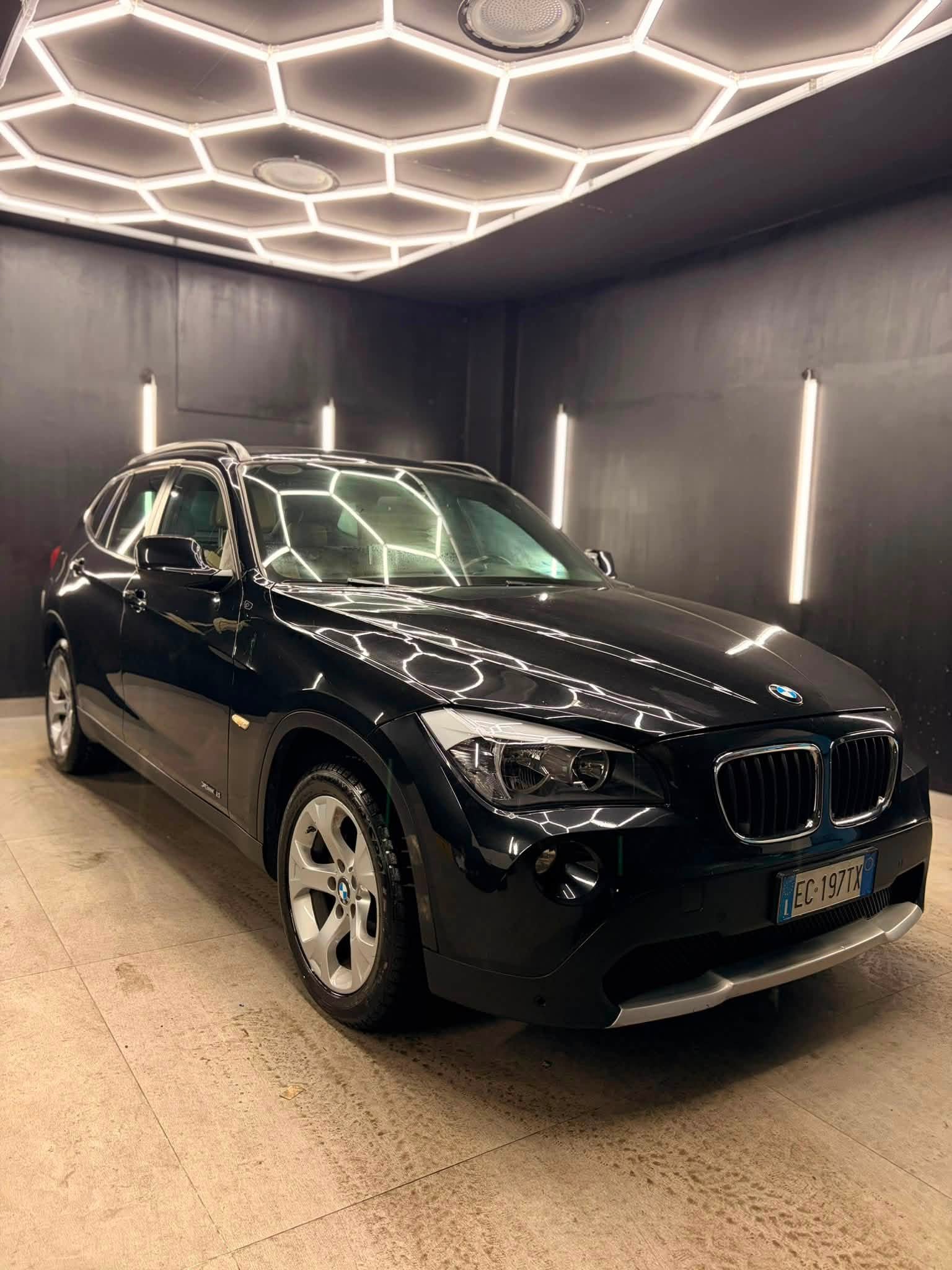 
								BMWX1 xDrive18d Aut. full									