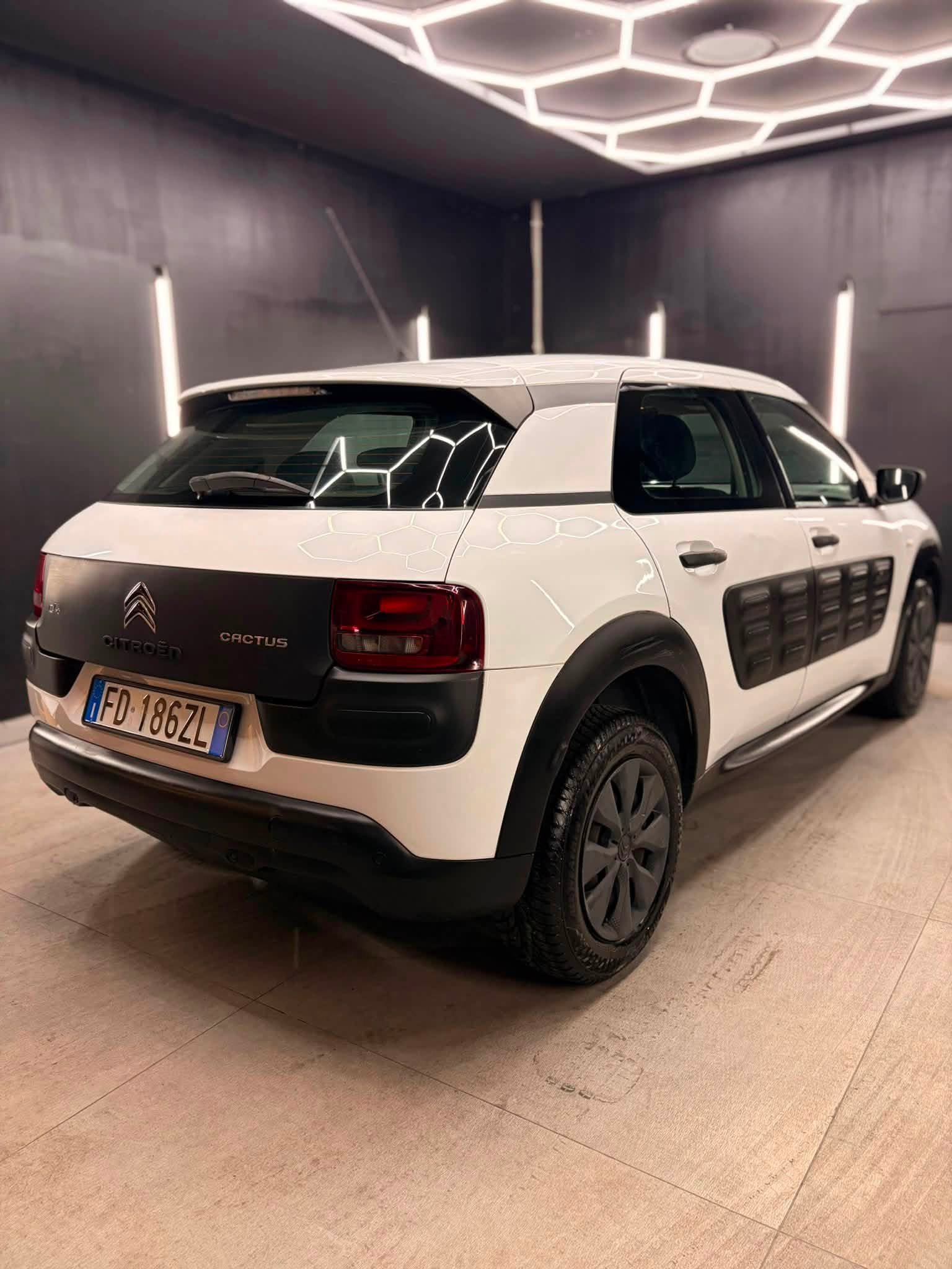 
								CITROENC4 Cactus 1.6 BlueHDi Live S&S 102cv2016 full									