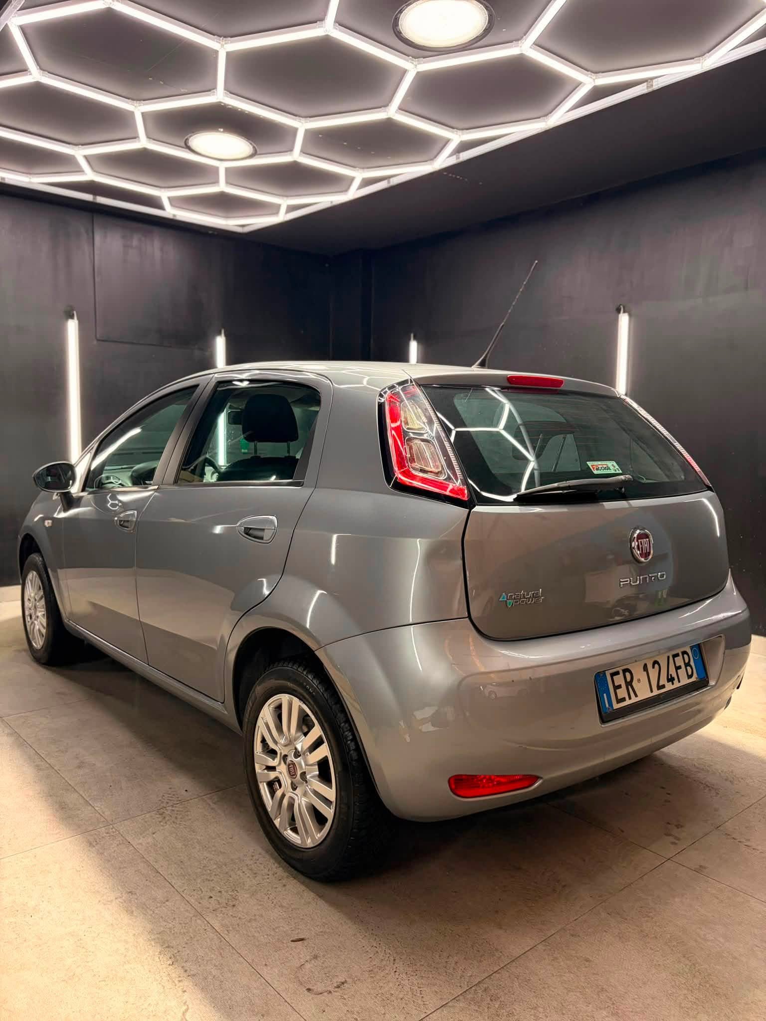 
								FIATPunto Evo 1.4 Natural Power 77cv 5p2013 full									