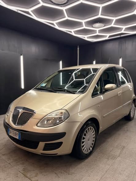 LANCIAMusa 1.4 16V Platino Plus