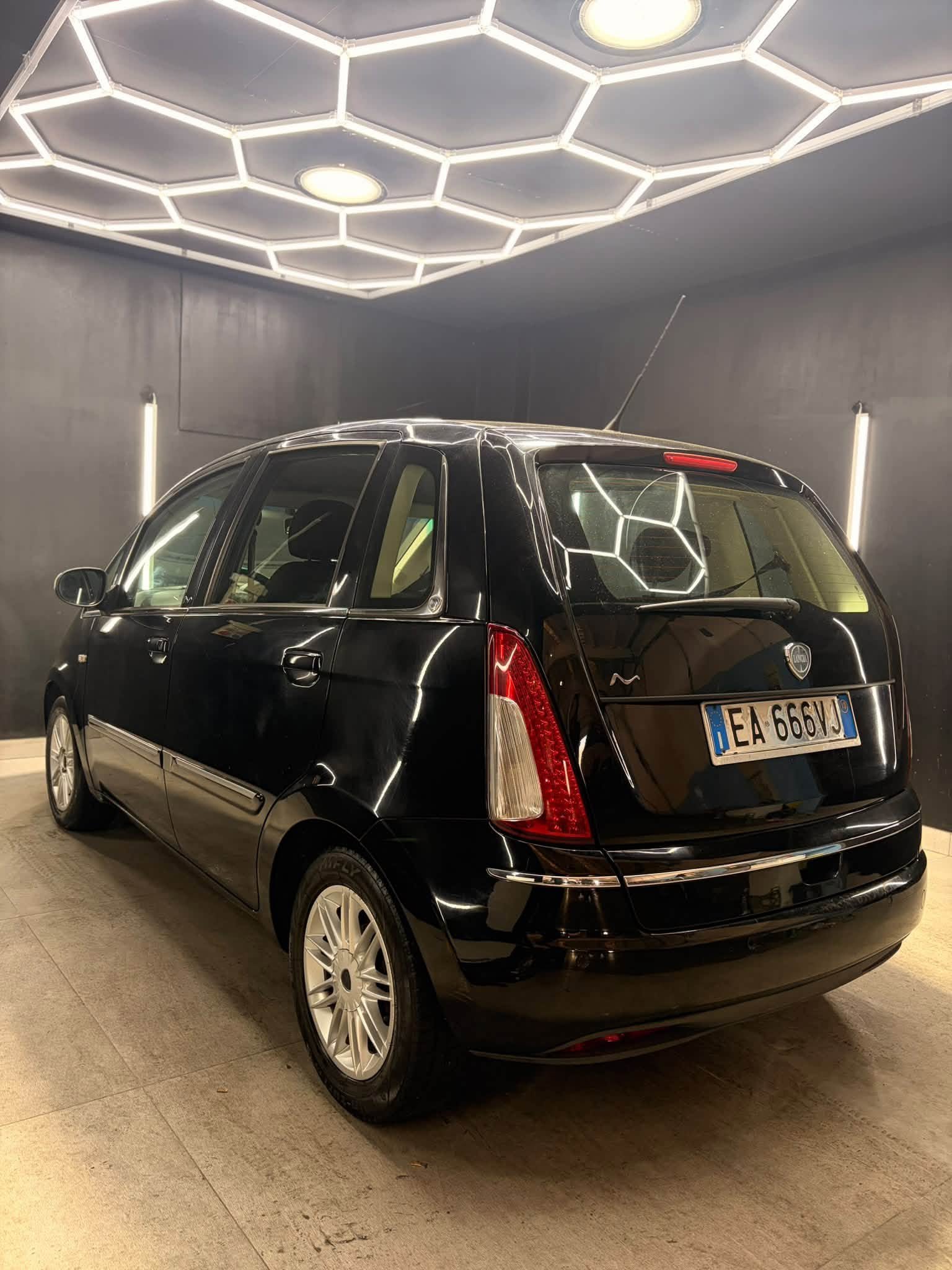
								LANCIAMusa 1.4 16V Poltrona Frau 95cv2010 full									