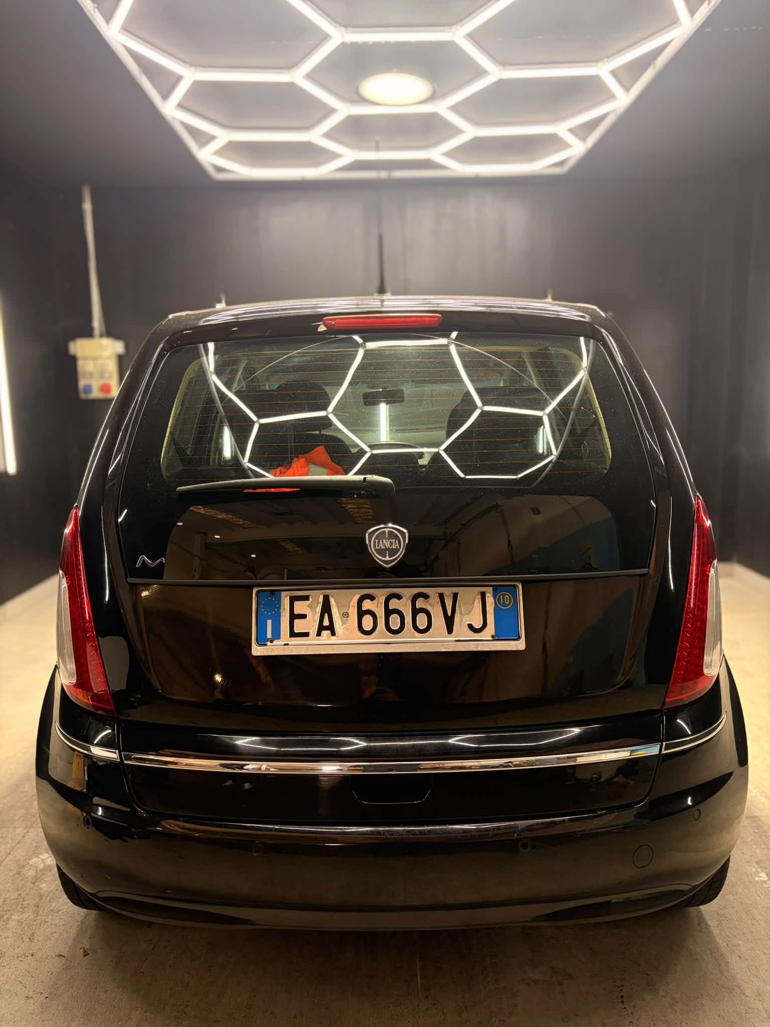 
								LANCIAMusa 1.4 16V Poltrona Frau 95cv2010 full									