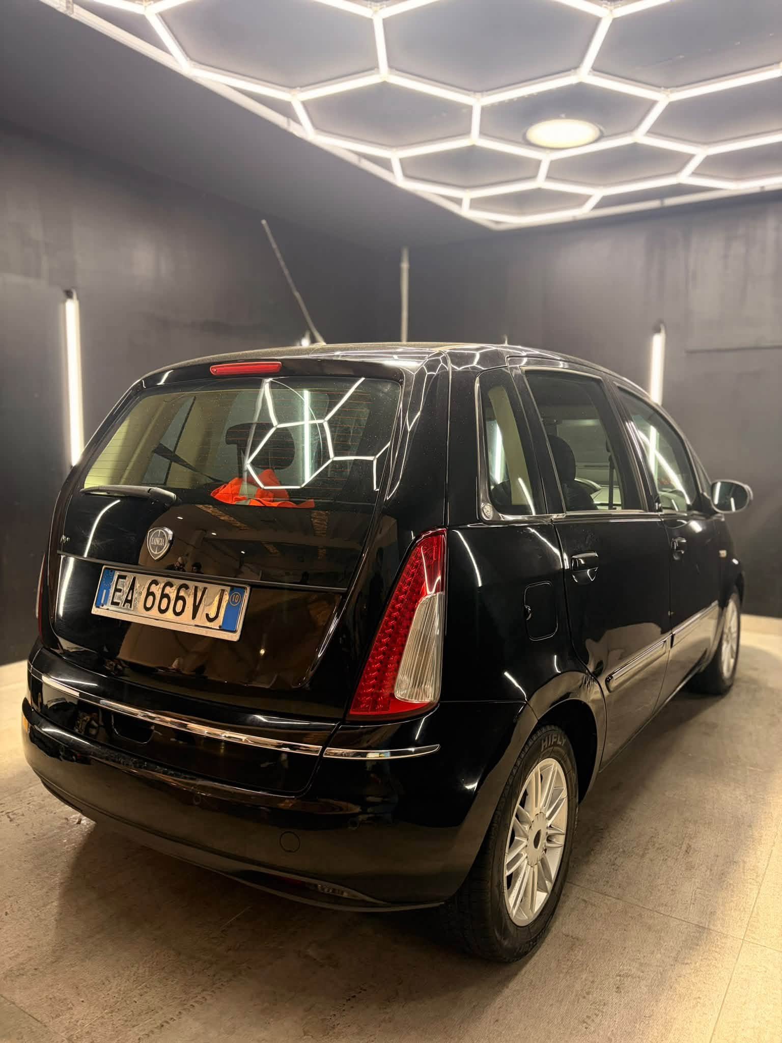 
								LANCIAMusa 1.4 16V Poltrona Frau 95cv2010 full									