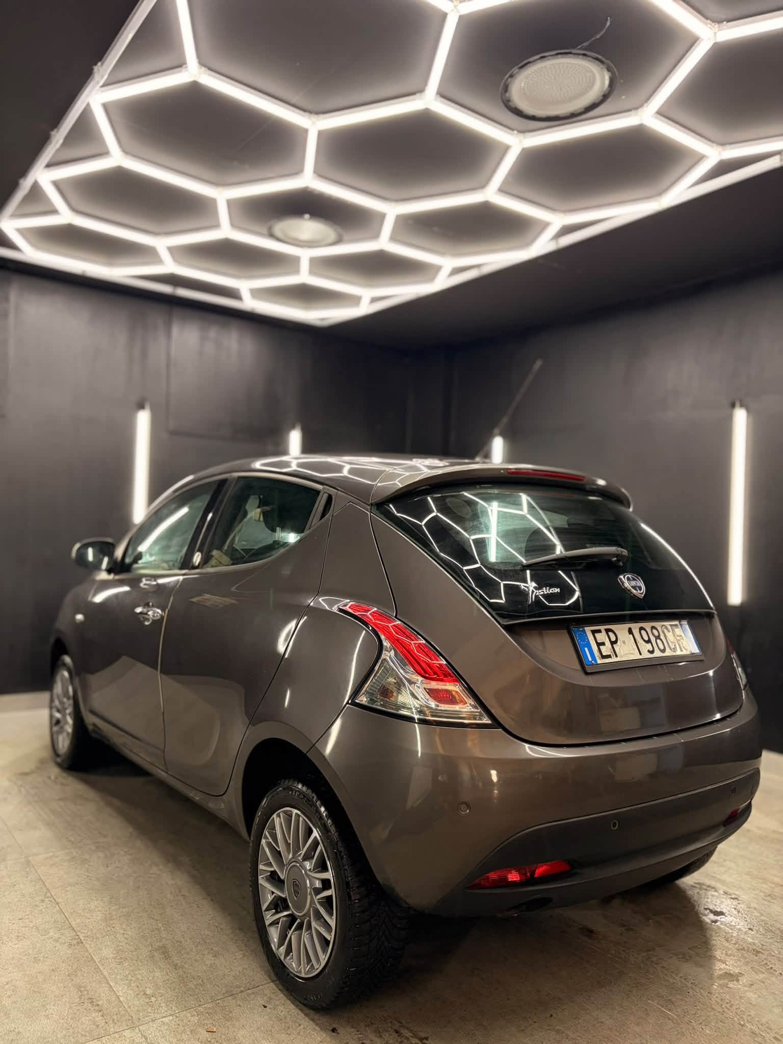 
								LANCIAYpsilon 0.9 TwinAir Ecochic Metano Gold2013 full									