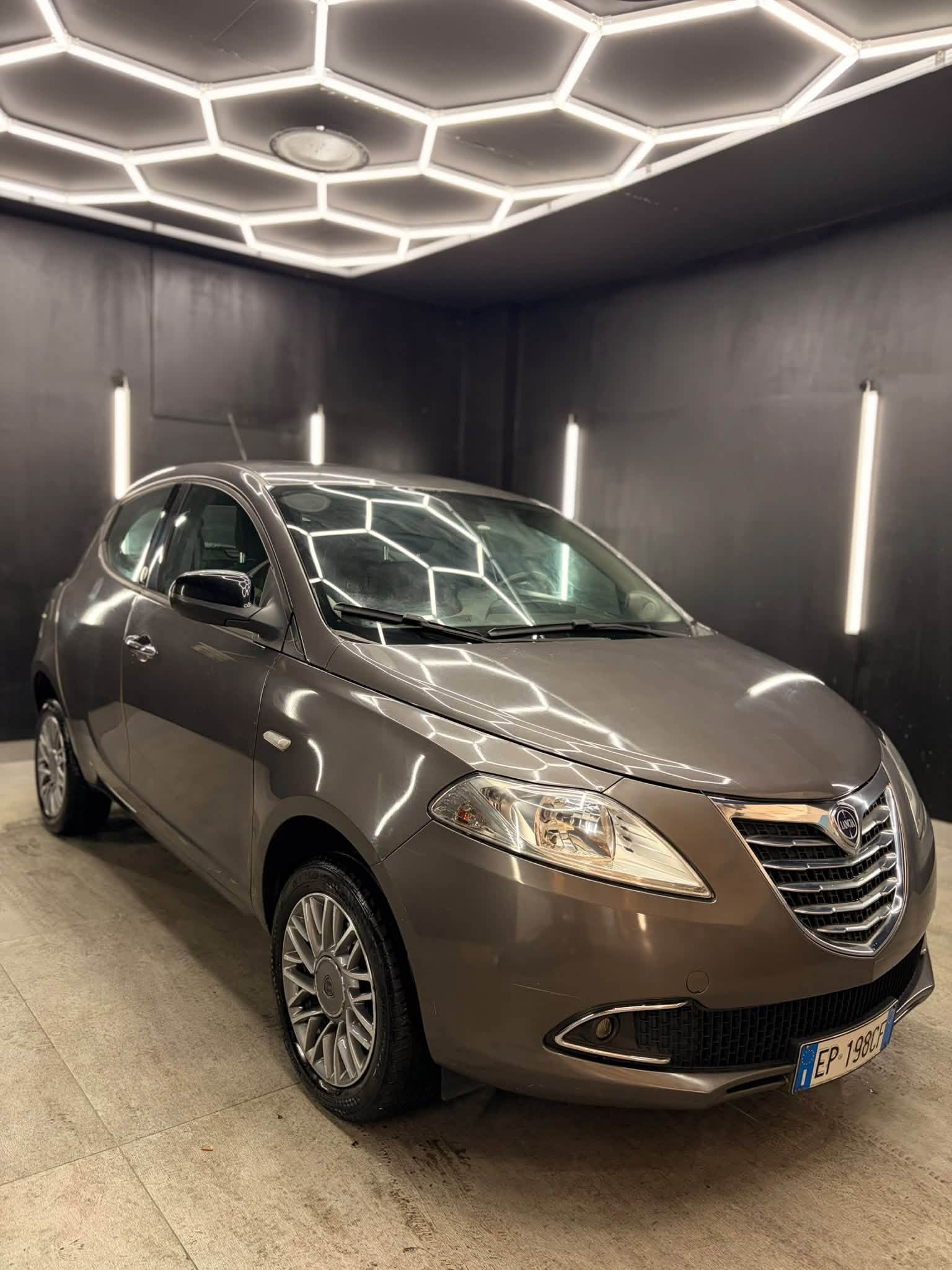 
								LANCIAYpsilon 0.9 TwinAir Ecochic Metano Gold2013 full									