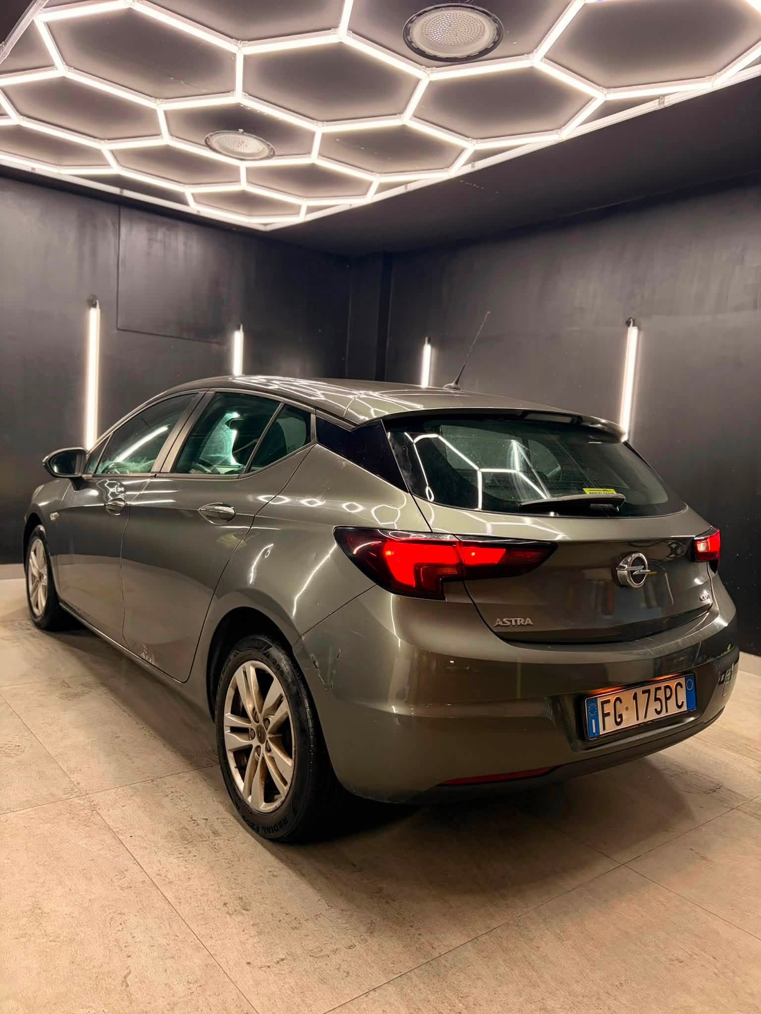 
								OPELAstra 1.6 CDTI 110cv Advance2017 full									