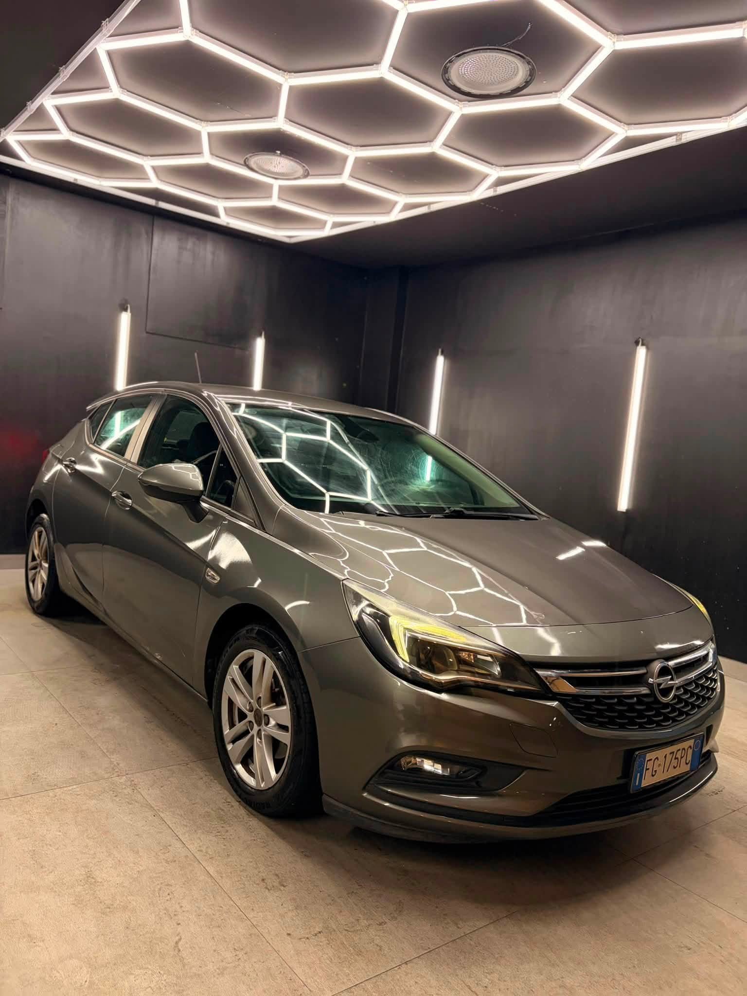
								OPELAstra 1.6 CDTI 110cv Advance2017 full									