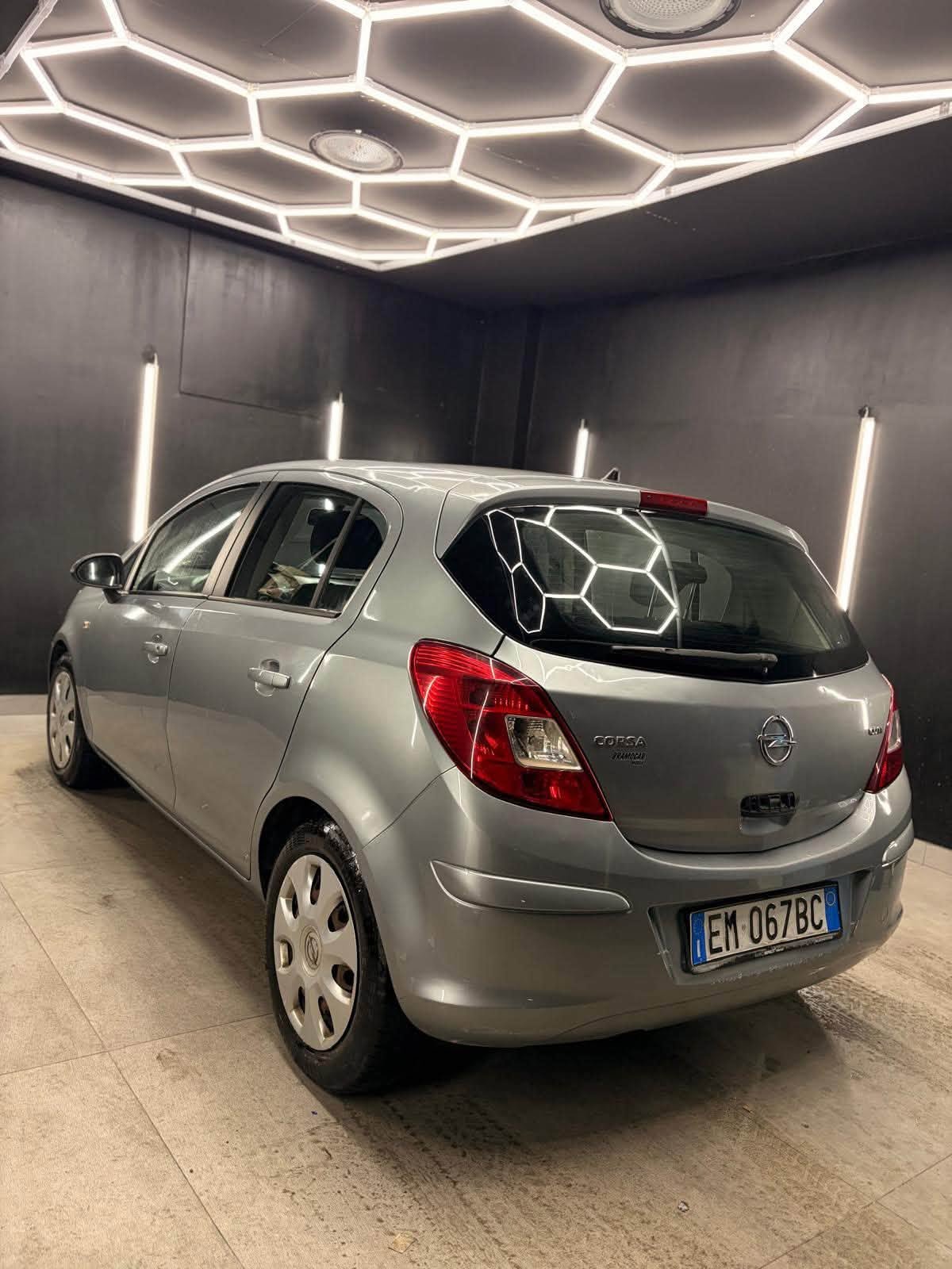 
								OPELCorsa 1.3 CDTI 75 CV 5p Sport2012 full									