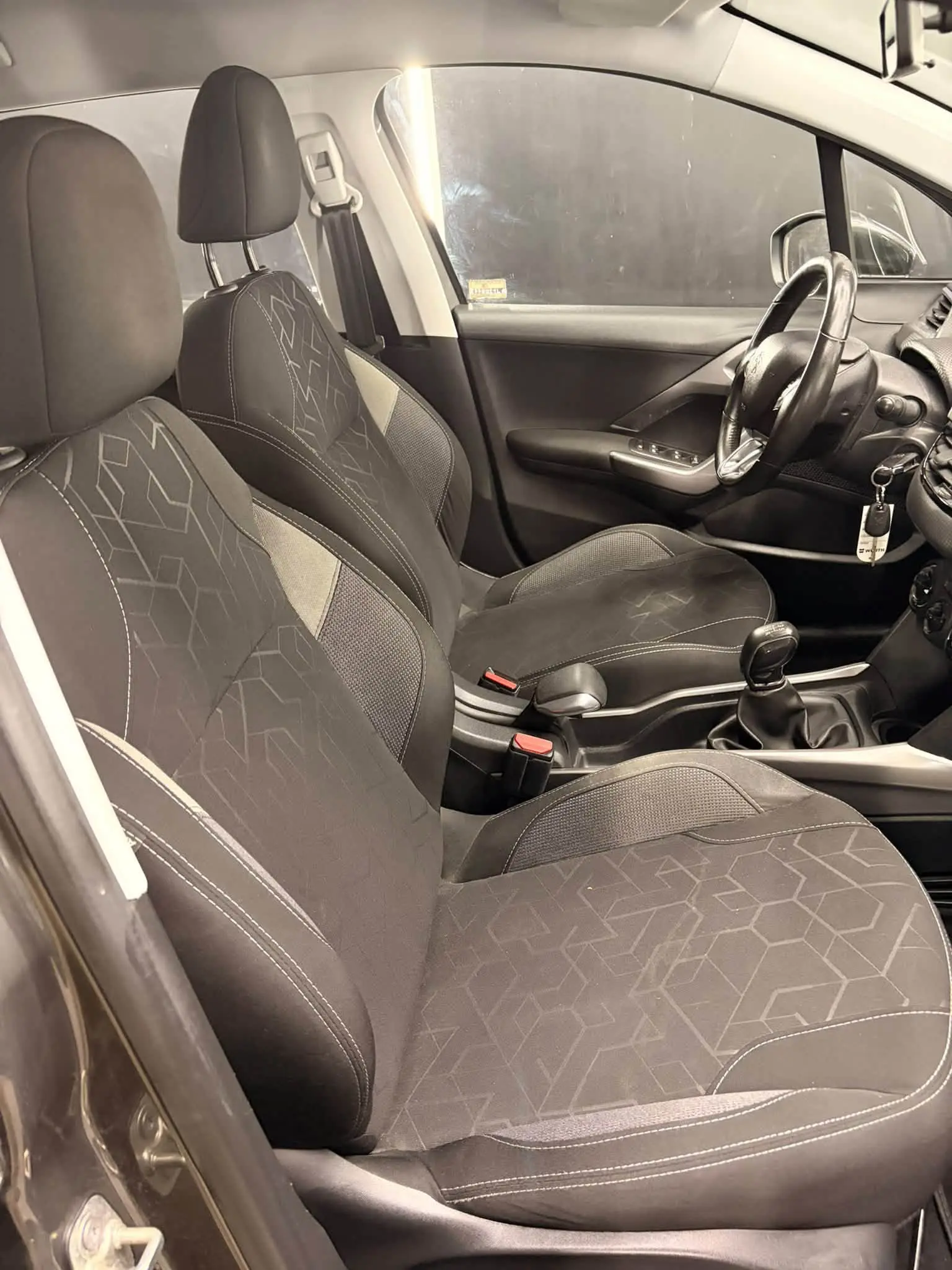 
								PEUGEOT2008 1.2 PureTech Allure2018 full									
