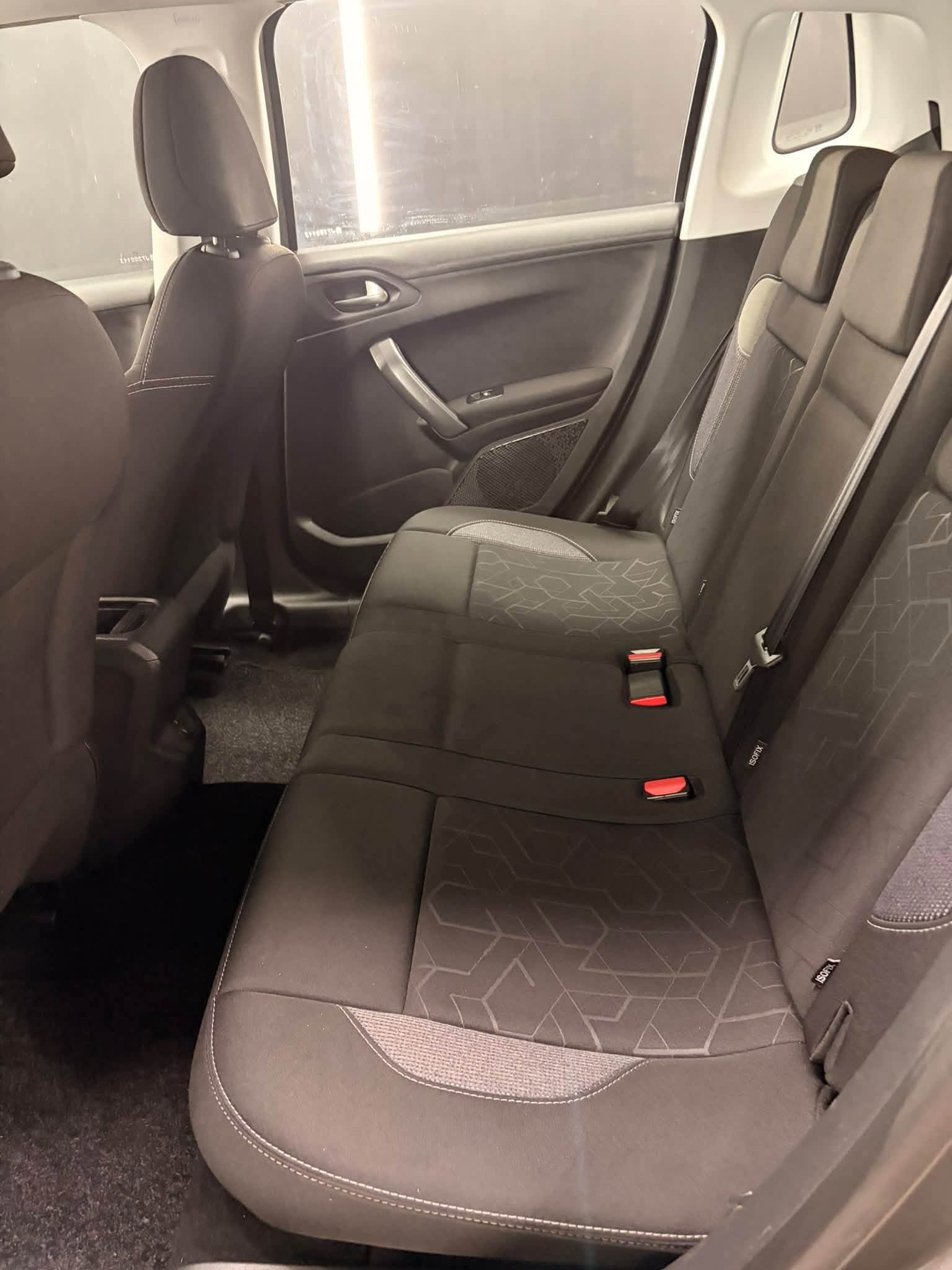 
								PEUGEOT2008 1.2 PureTech Allure2018 full									