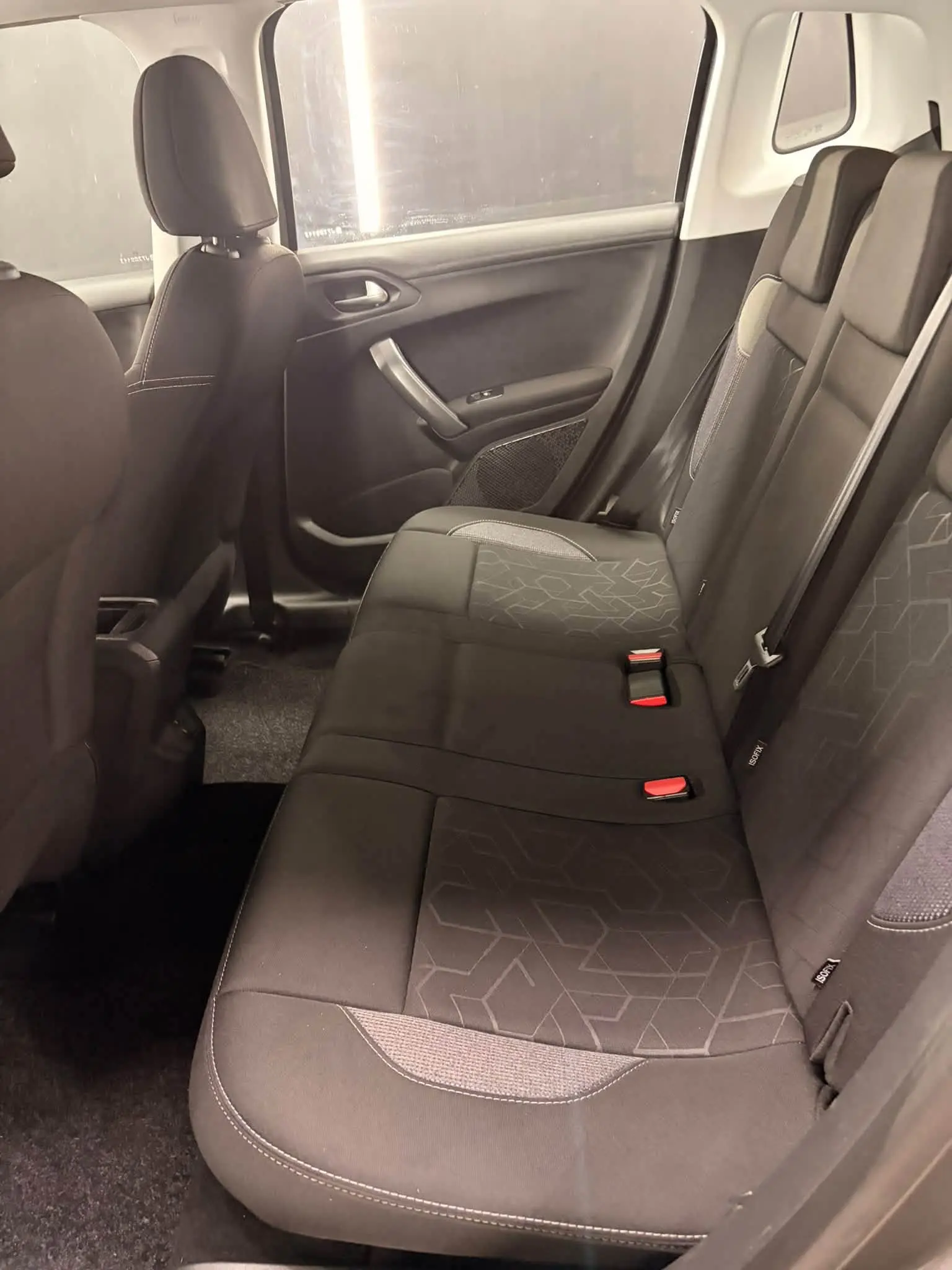 
								PEUGEOT2008 1.2 PureTech Allure2018 full									