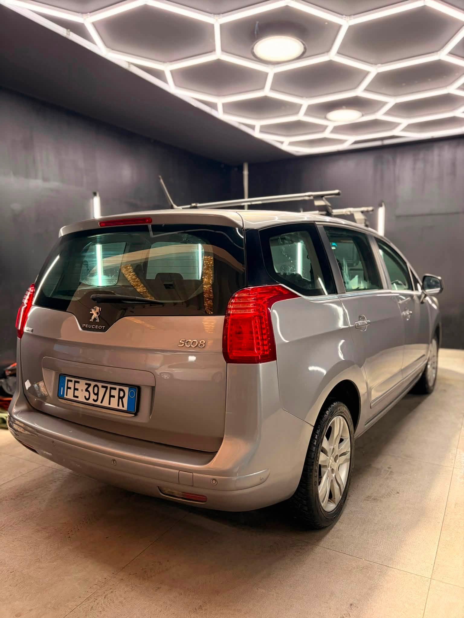 
								PEUGEOT5008 1.6 BlueHDi Allure 7posti2016 full									