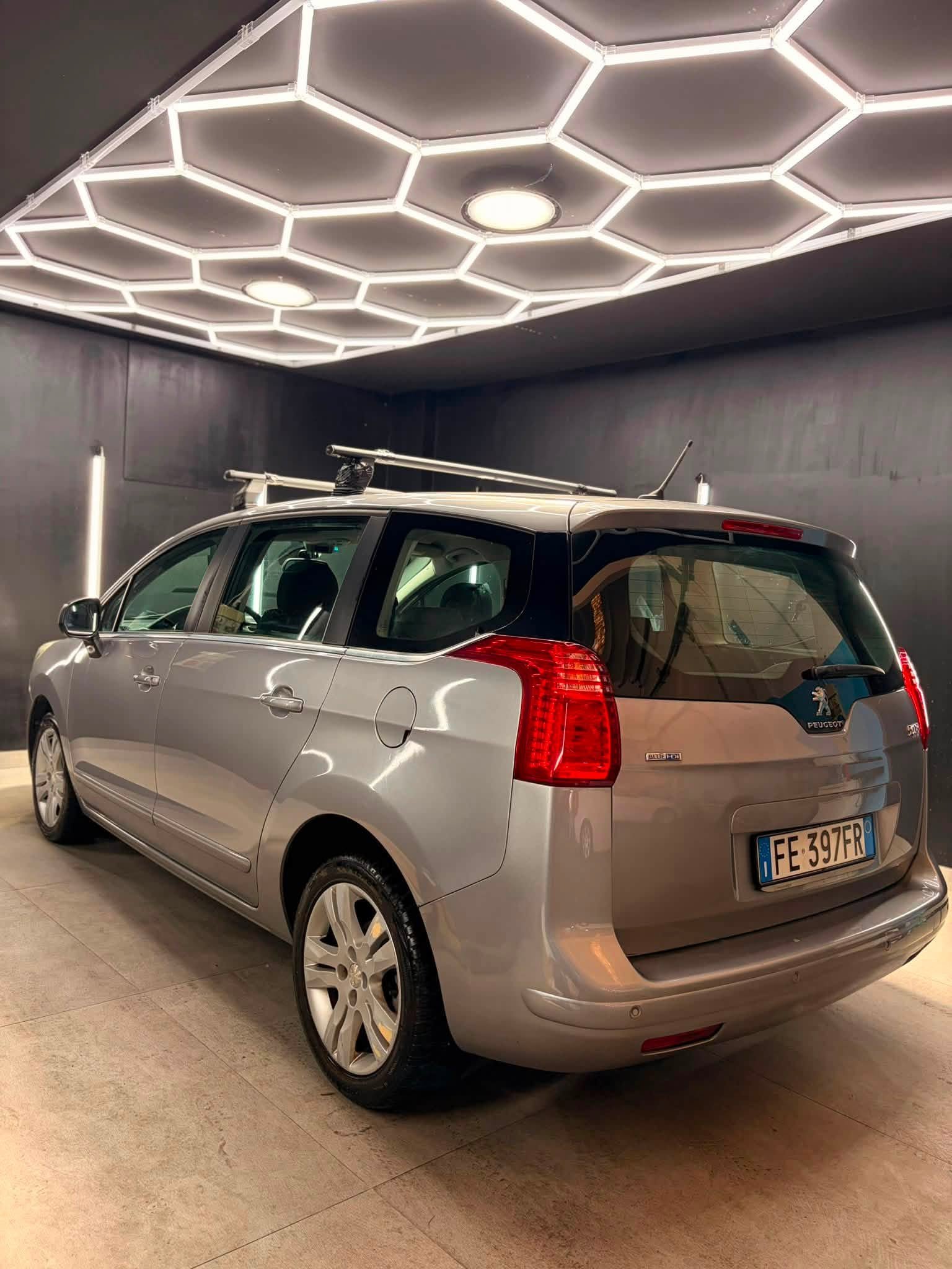 
								PEUGEOT5008 1.6 BlueHDi Allure 7posti2016 full									