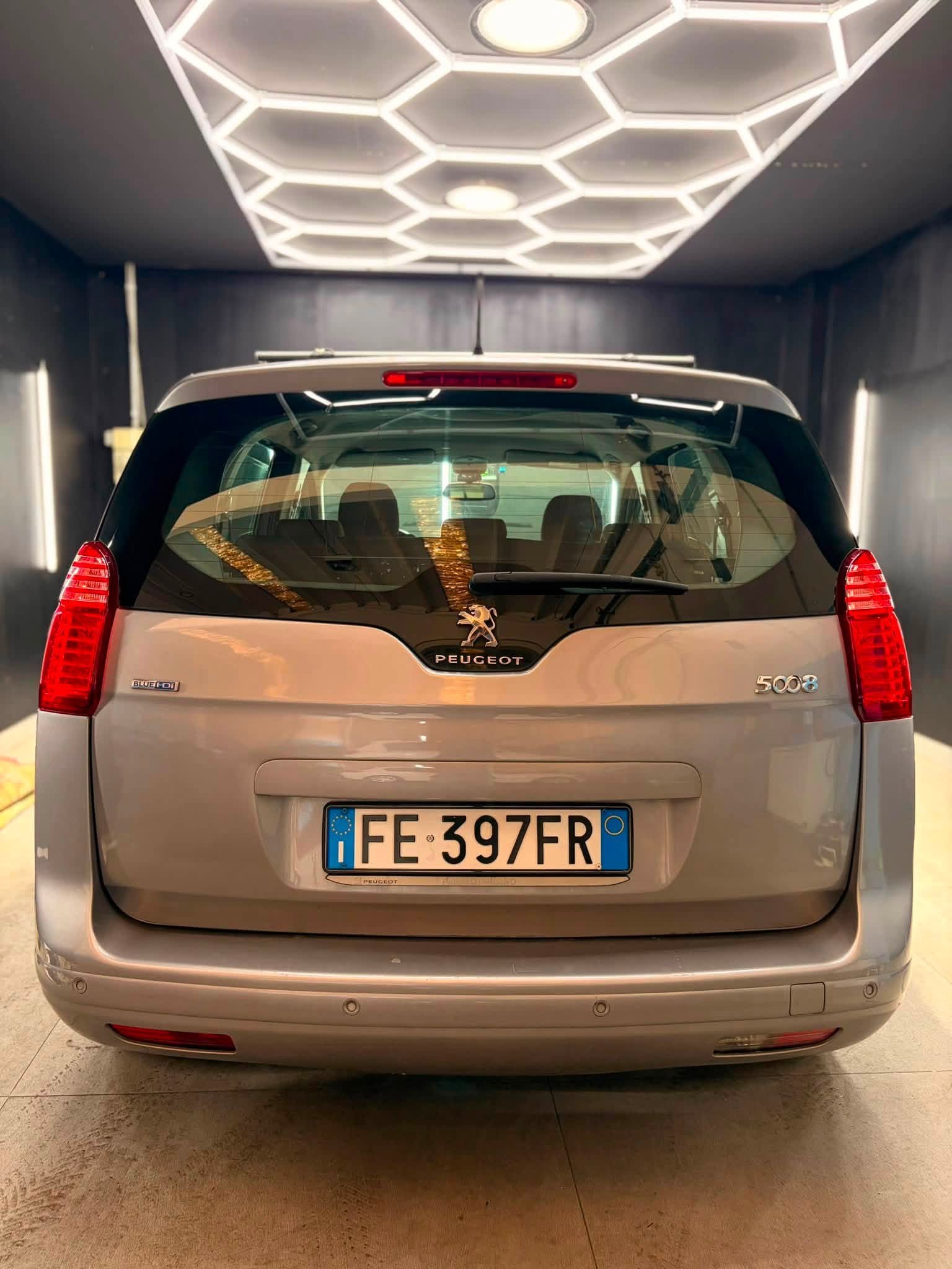 
								PEUGEOT5008 1.6 BlueHDi Allure 7posti2016 full									