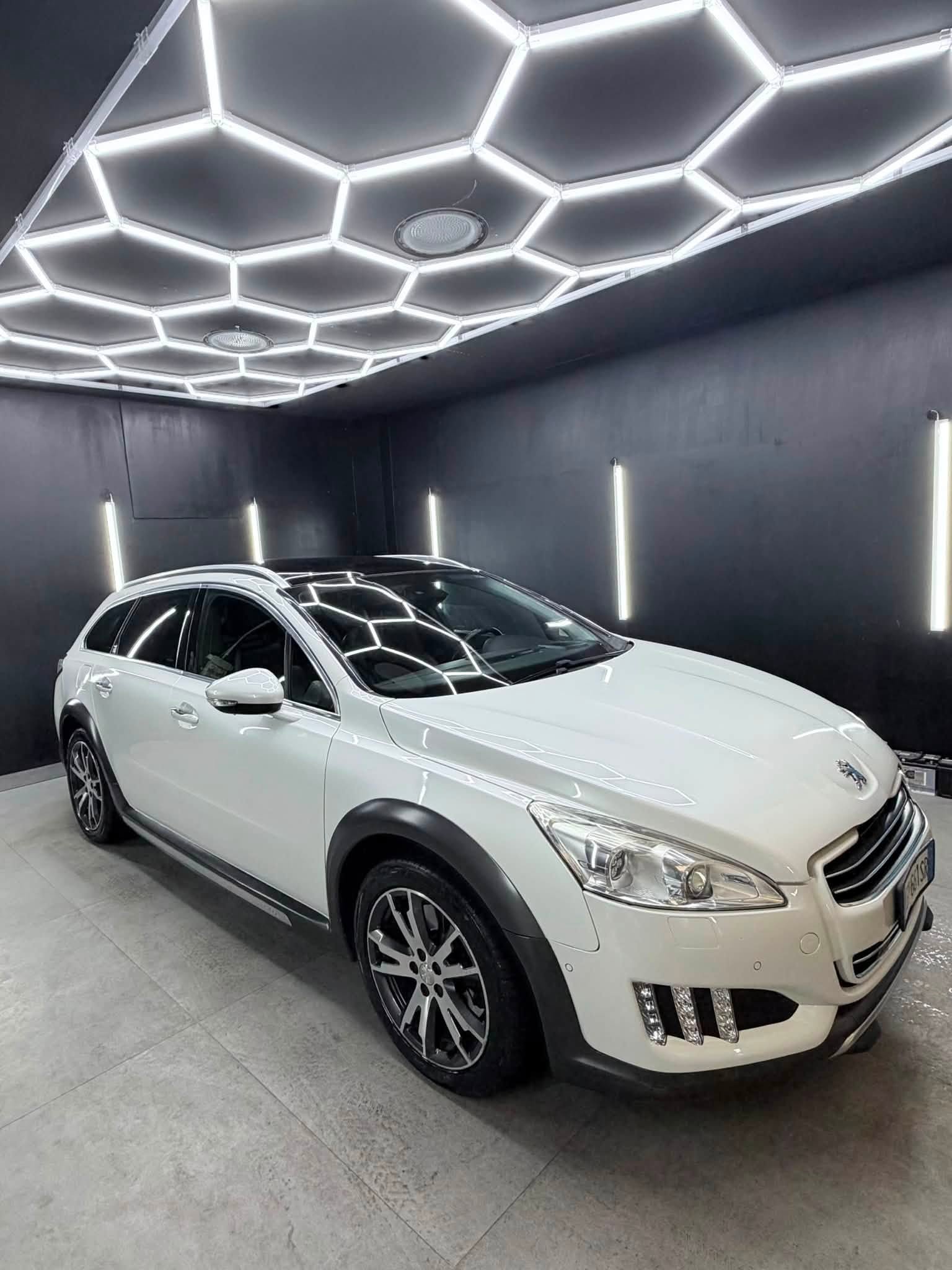
								PEUGEOT508 RXH 2.0 HDi Hybrid4 200cv2013 full									