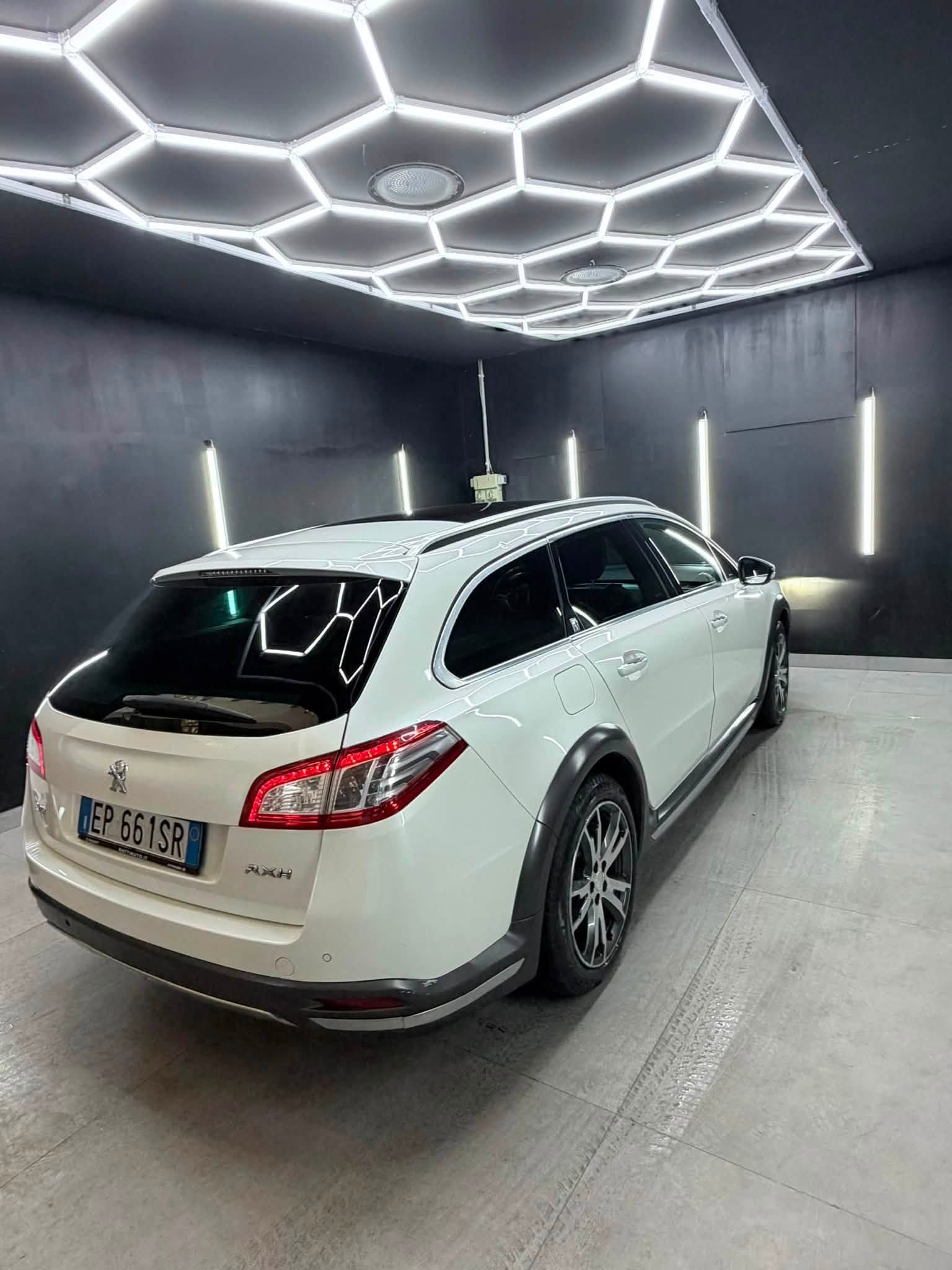 
								PEUGEOT508 RXH 2.0 HDi Hybrid4 200cv2013 full									