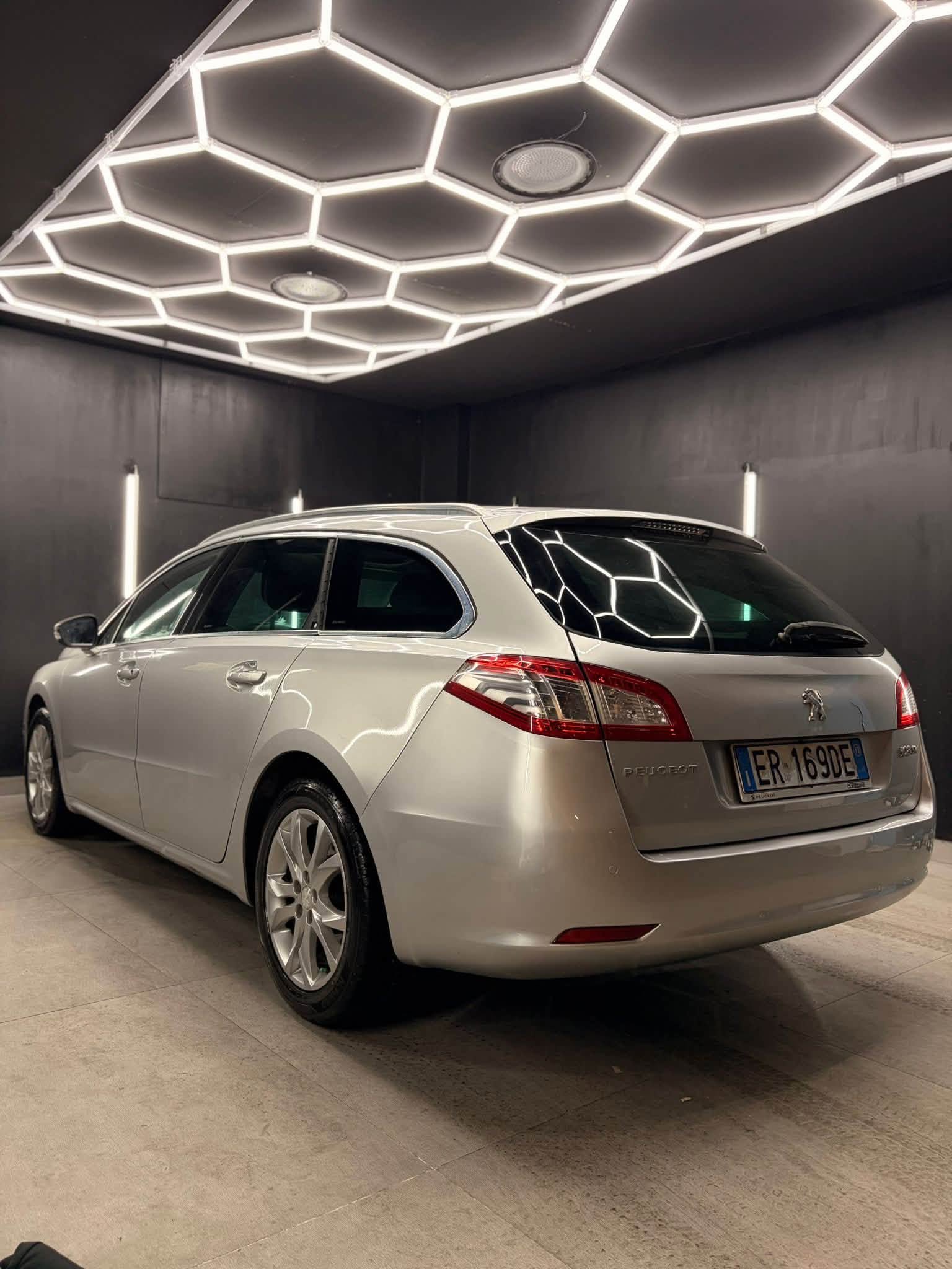 
								PEUGEOT508 SW 2.0 HDi 16v Allure Ciel 140 CV2013 full									