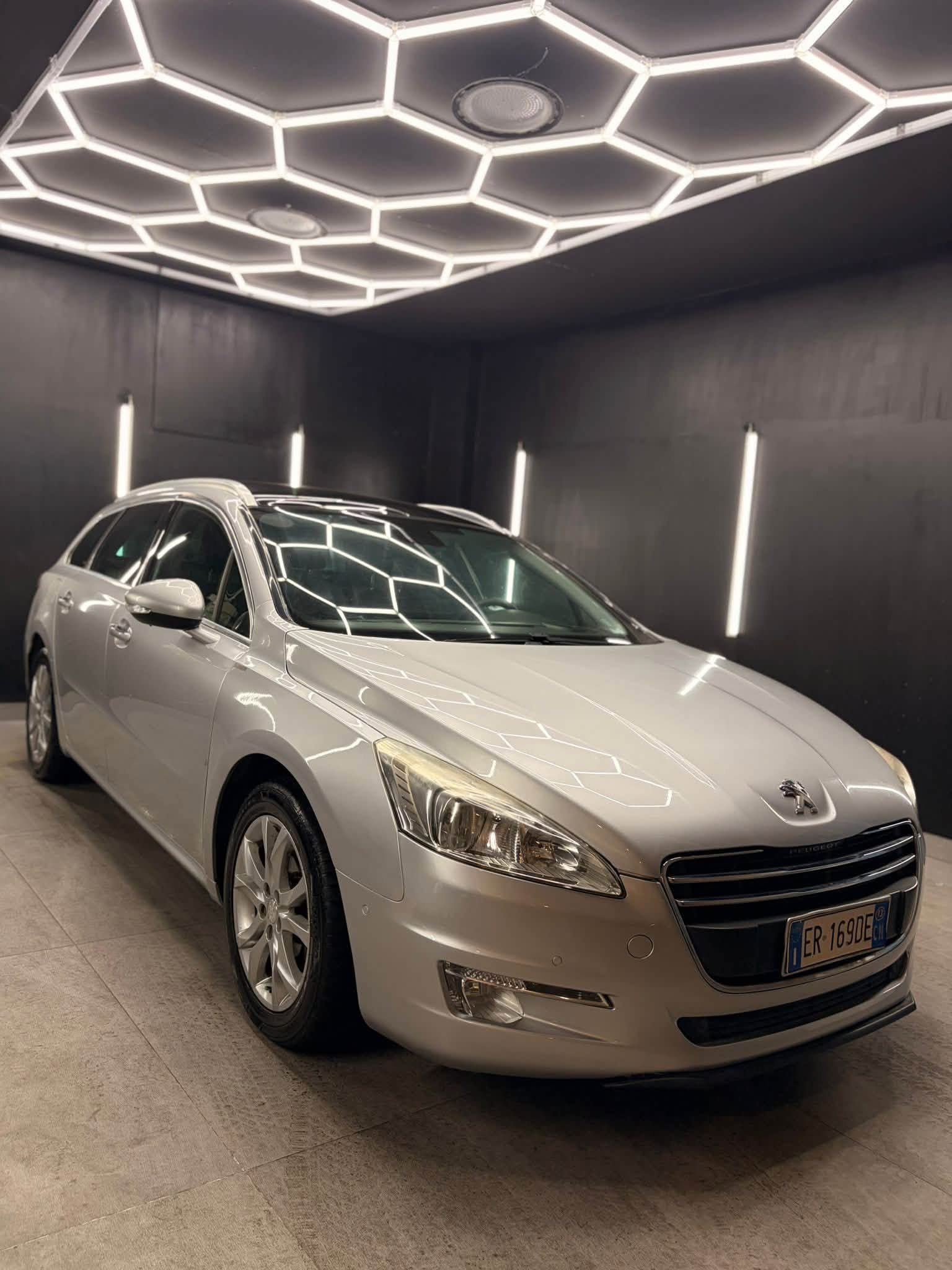 
								PEUGEOT508 SW 2.0 HDi 16v Allure Ciel 140 CV2013 full									