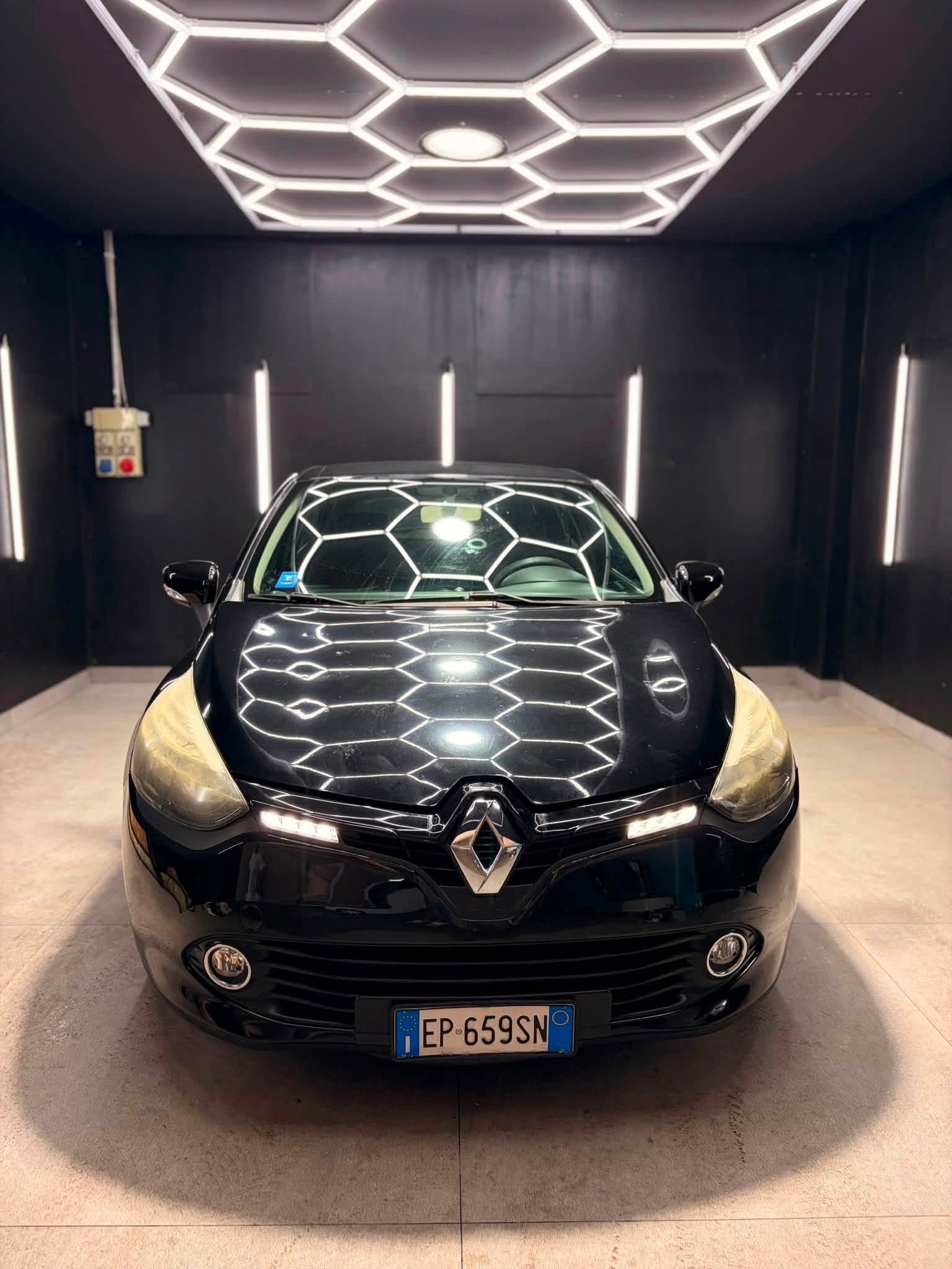 
								RENAULTClio 1.2 75cv GPL 5p Live2013 full									
