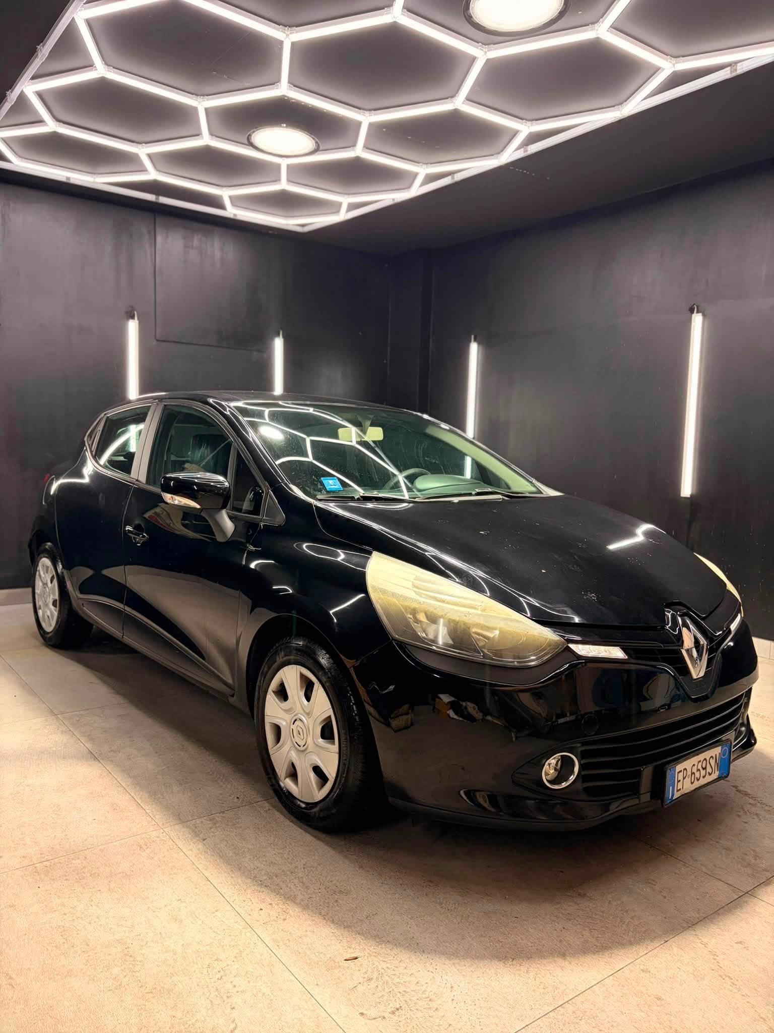 
								RENAULTClio 1.2 75cv GPL 5p Live2013 full									