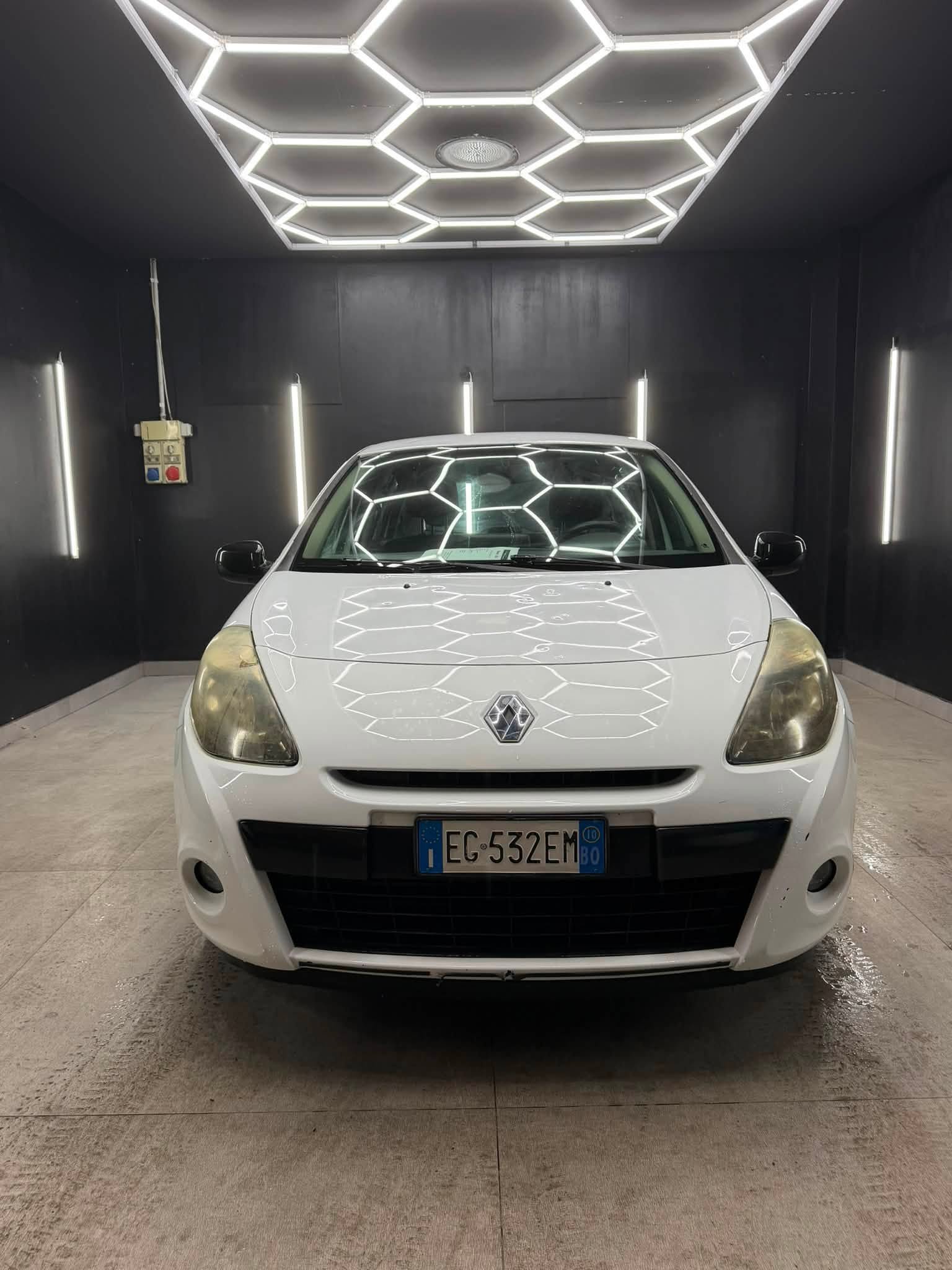 
								RENAULTClio 5p 1.5 dCi Confort 75cv2010 full									
