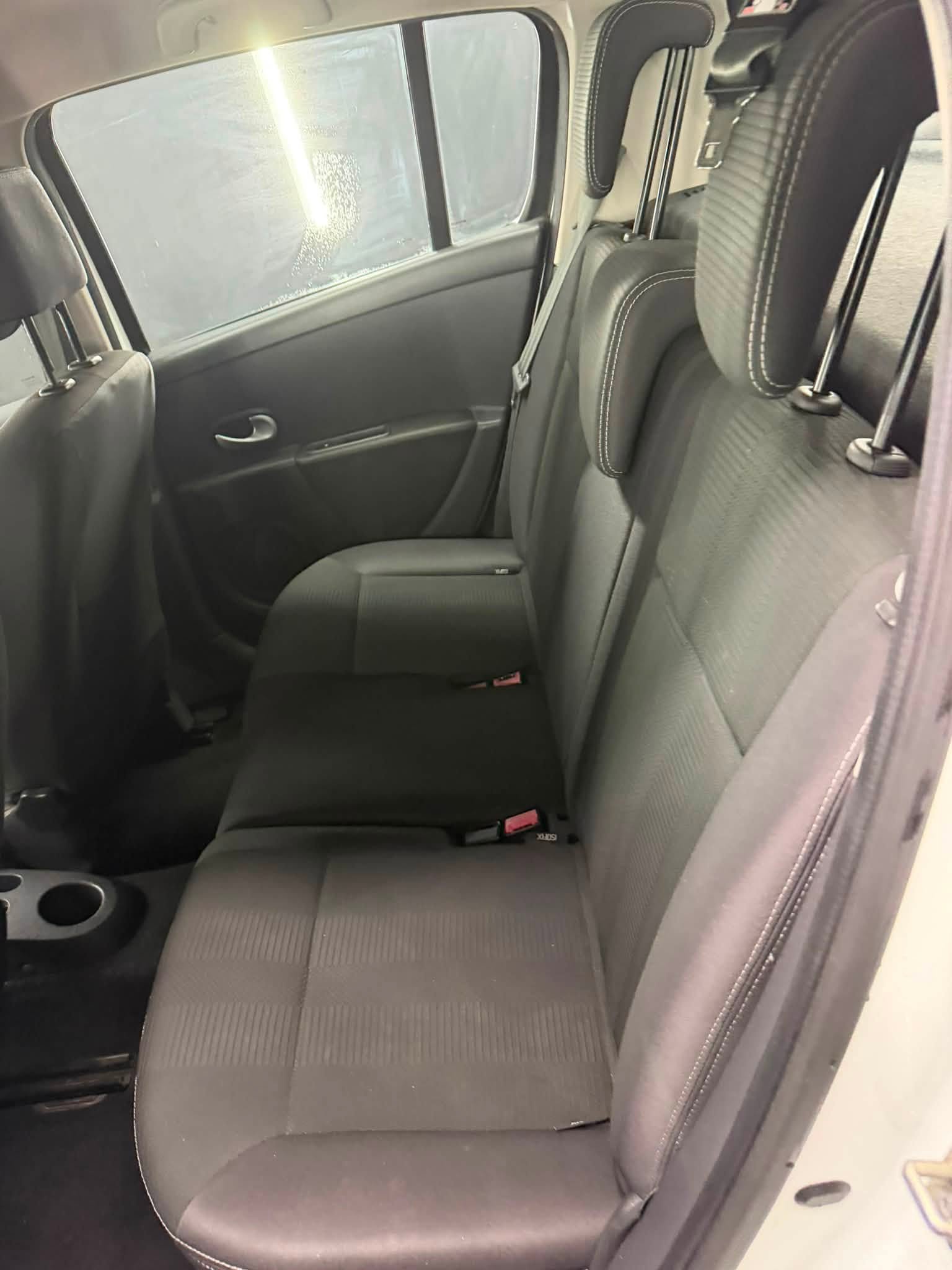 
								RENAULTClio 5p 1.5 dCi Confort 75cv2010 full									