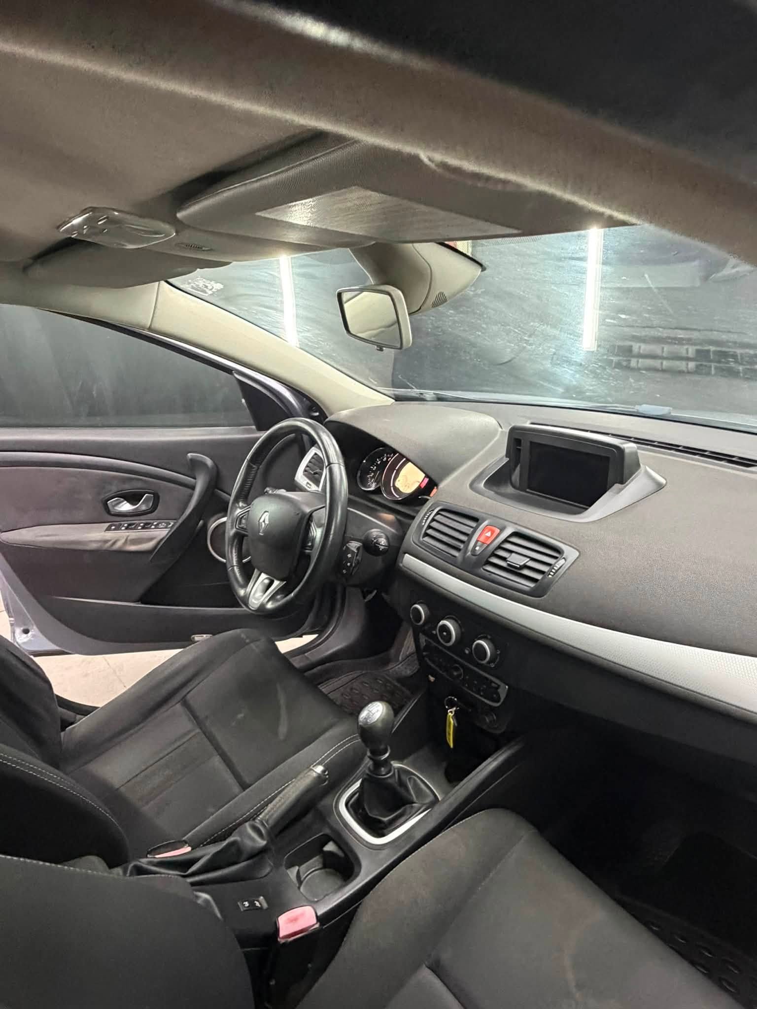 
								RENAULTMegane 1.6 16v Confort full									