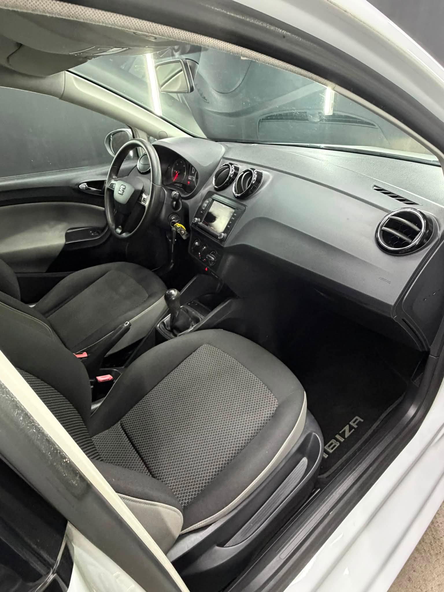 
								SEATIbiza 1.4 TDI CR 75cv2016 full									