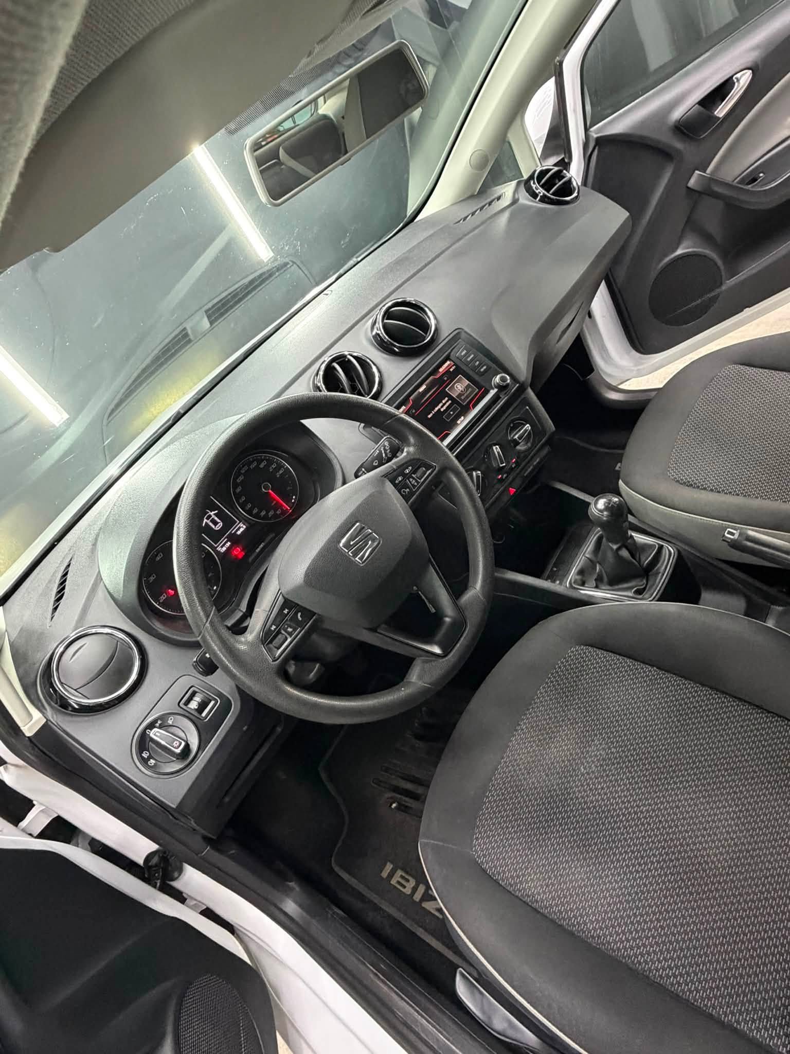 
								SEATIbiza 1.4 TDI CR 75cv2016 full									