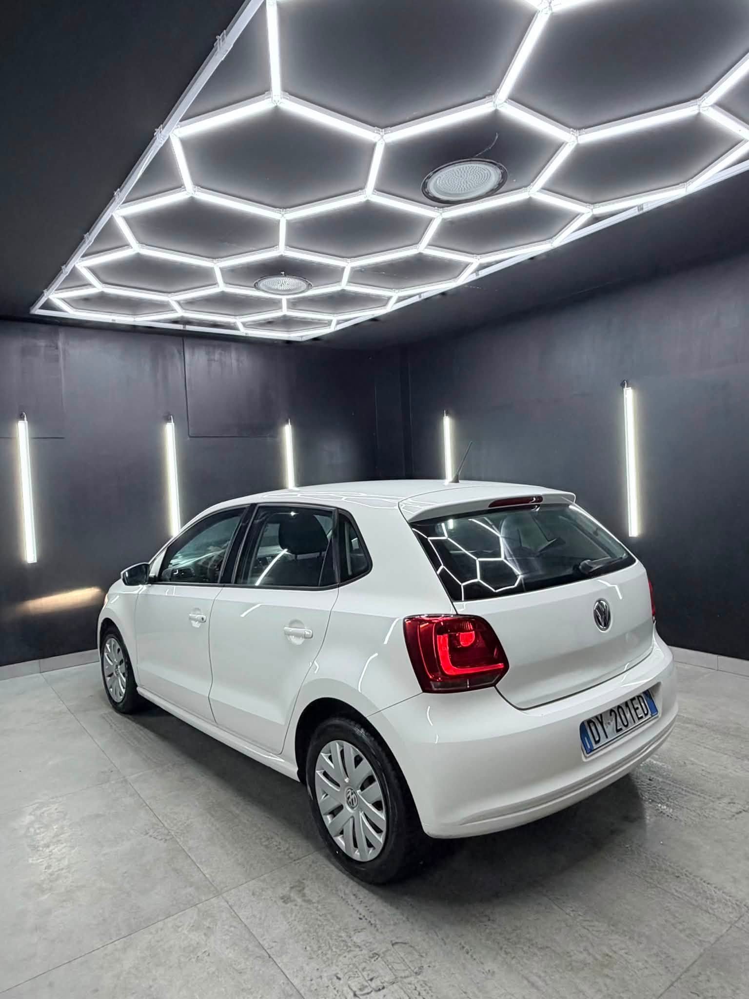 
								VOLKSWAGENPolo 1.6 TDI 5p Comfortline full									
