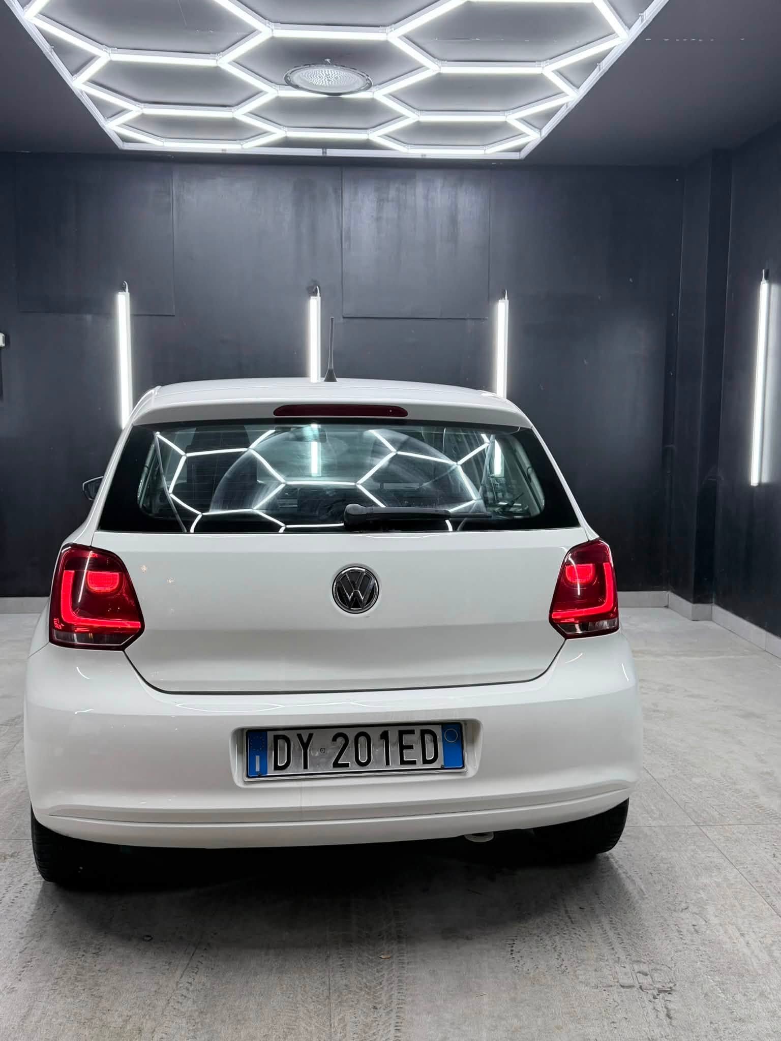 
								VOLKSWAGENPolo 1.6 TDI 5p Comfortline full									