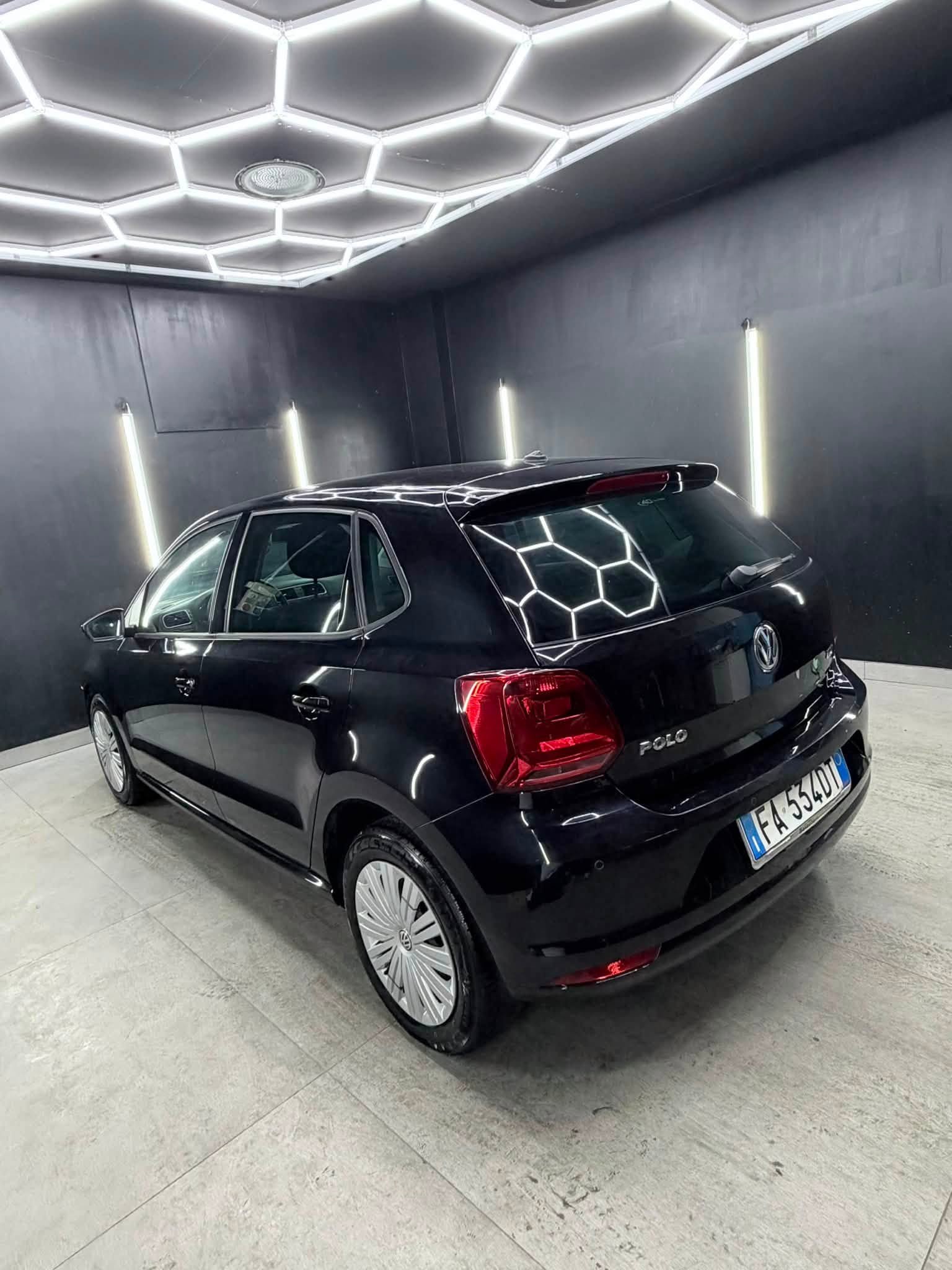 
								VOLKSWAGENPolo 1.4 TDI 5p Fresh2015 full									