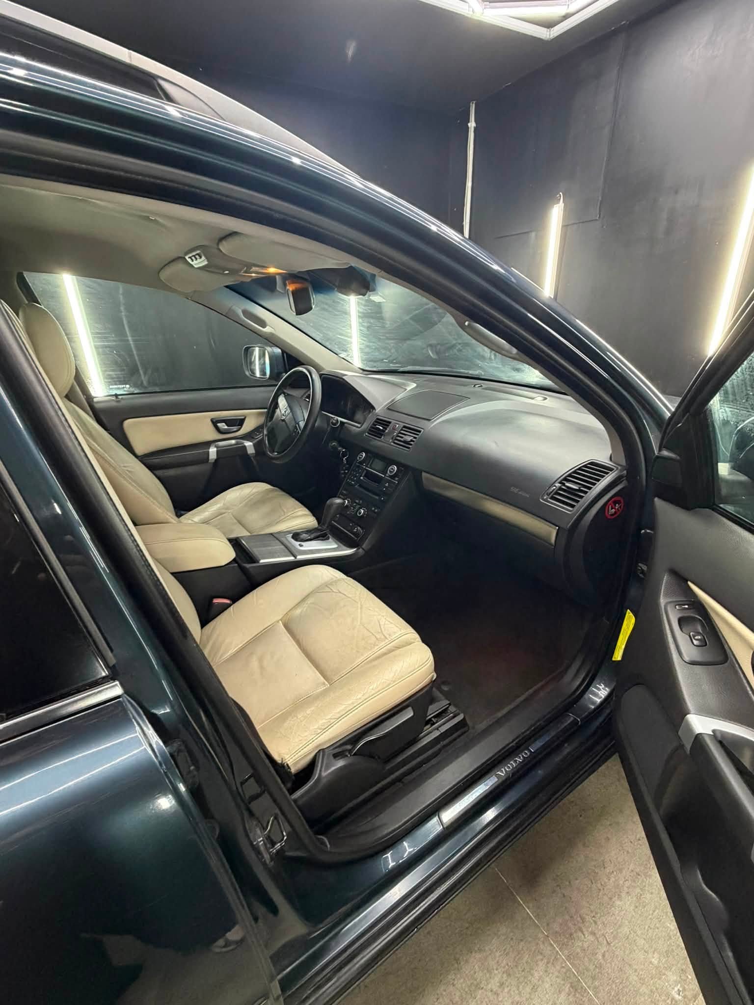 
								VOLVOXC90 2.4 D5 AWD Executive Aut. full									